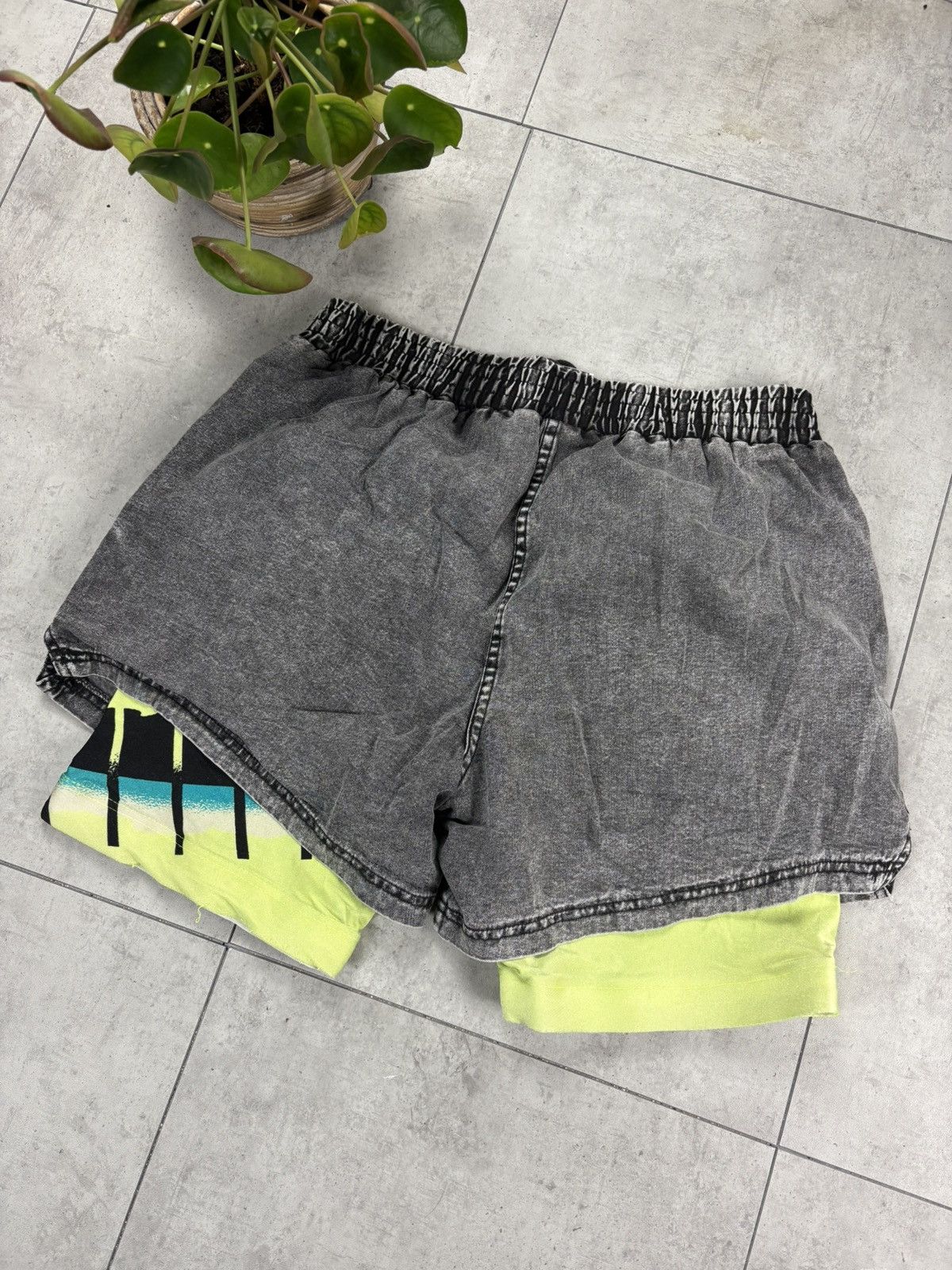 Nike Vintage RARE Nike Challenge Court Acid Wash Shorts L 90s Size US 34 / EU 50 - 6 Thumbnail