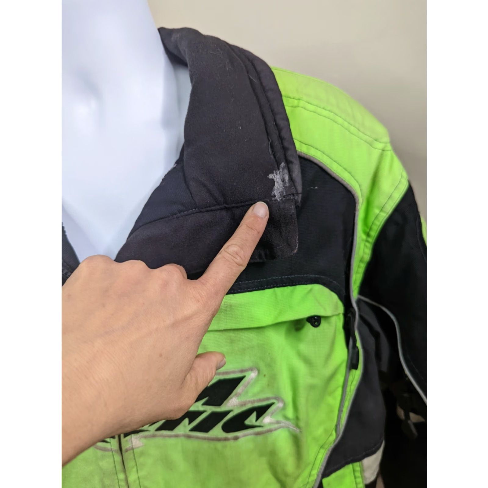 Vintage VINTAGE Arctic Cat Jacket Unisex Adults Racing Team Cat Snowmobile Distressed Size M Green Black Size US M / EU 48-50 / 2 - 5 Thumbnail