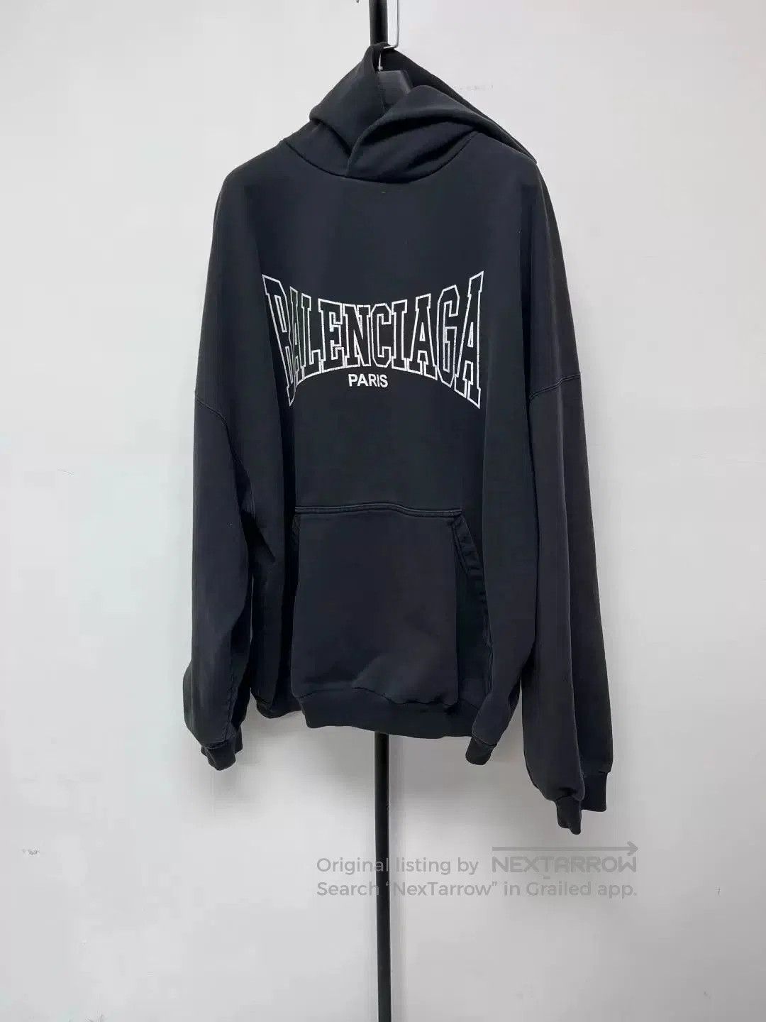 Balenciaga balenciaga logo print black hooded sweatshirt. Size US L / EU 52-54 / 3 - 1 Thumbnail