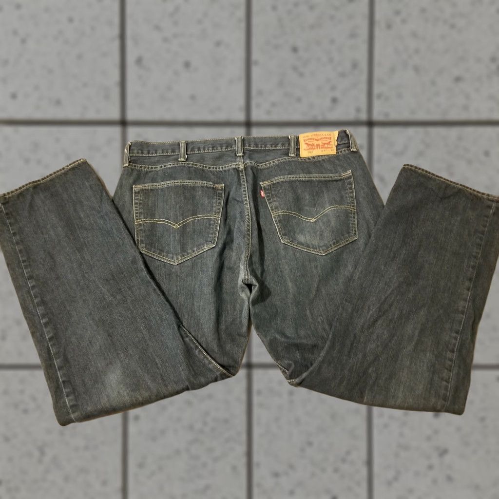 Levi's Levi's 501 Jeans Men's 40x32 Denim Classic Straight Blue Pants Regular Inseam 32 Size US 40 / EU 56 - 1 Thumbnail