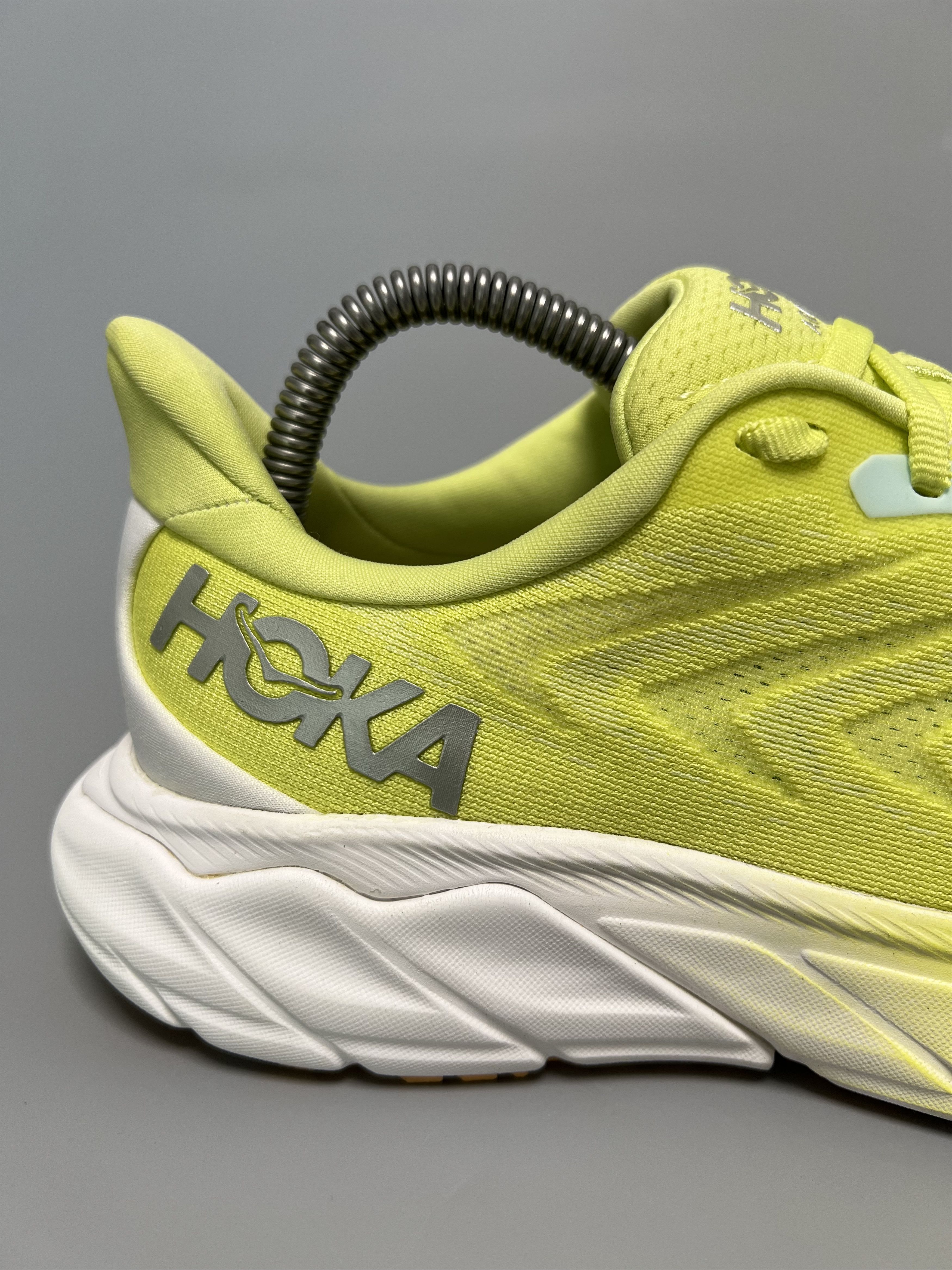 Hoka 7B Hoka One One Arahi 6 Running Shoes 1123195-CGWHT Size US 7 / IT 37 - 12 Thumbnail