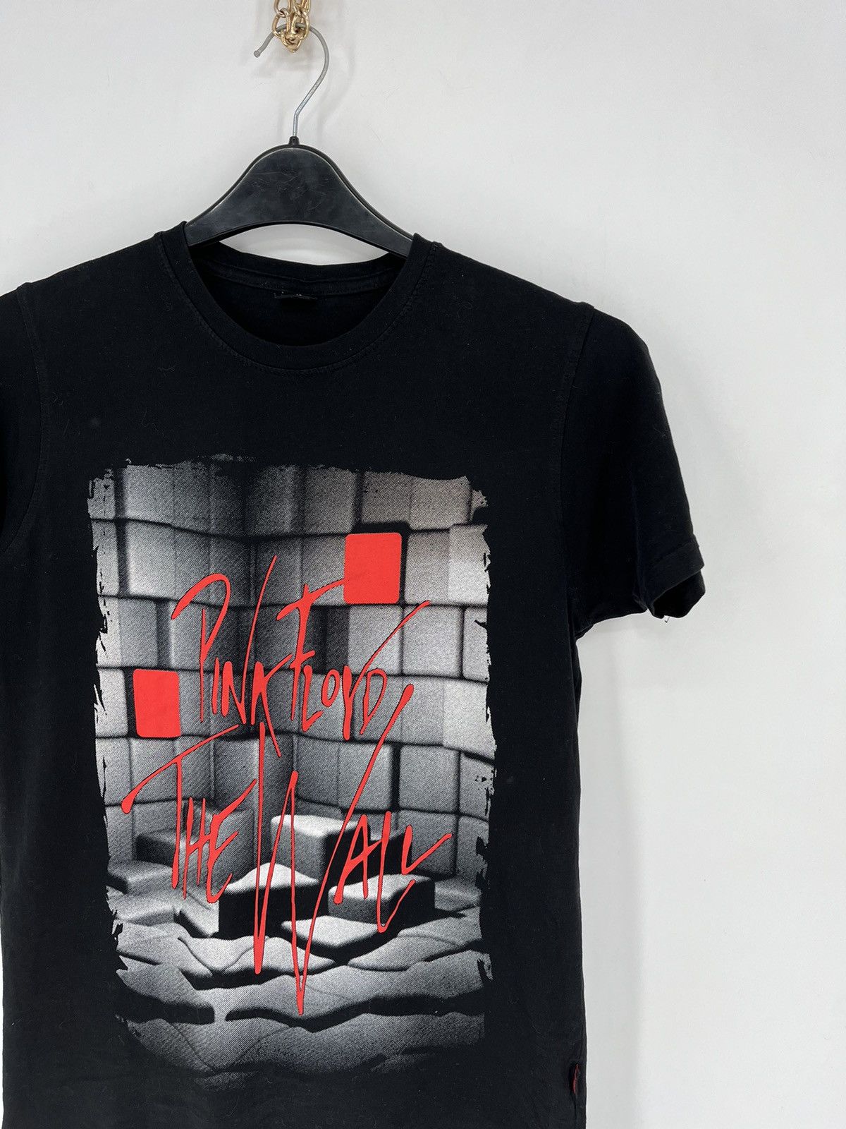 Band Tees Vintage Y2K Pink Floyd “The Wall” Shirt Rock Band Tee Size US S / EU 44-46 / 1 - 5 Thumbnail