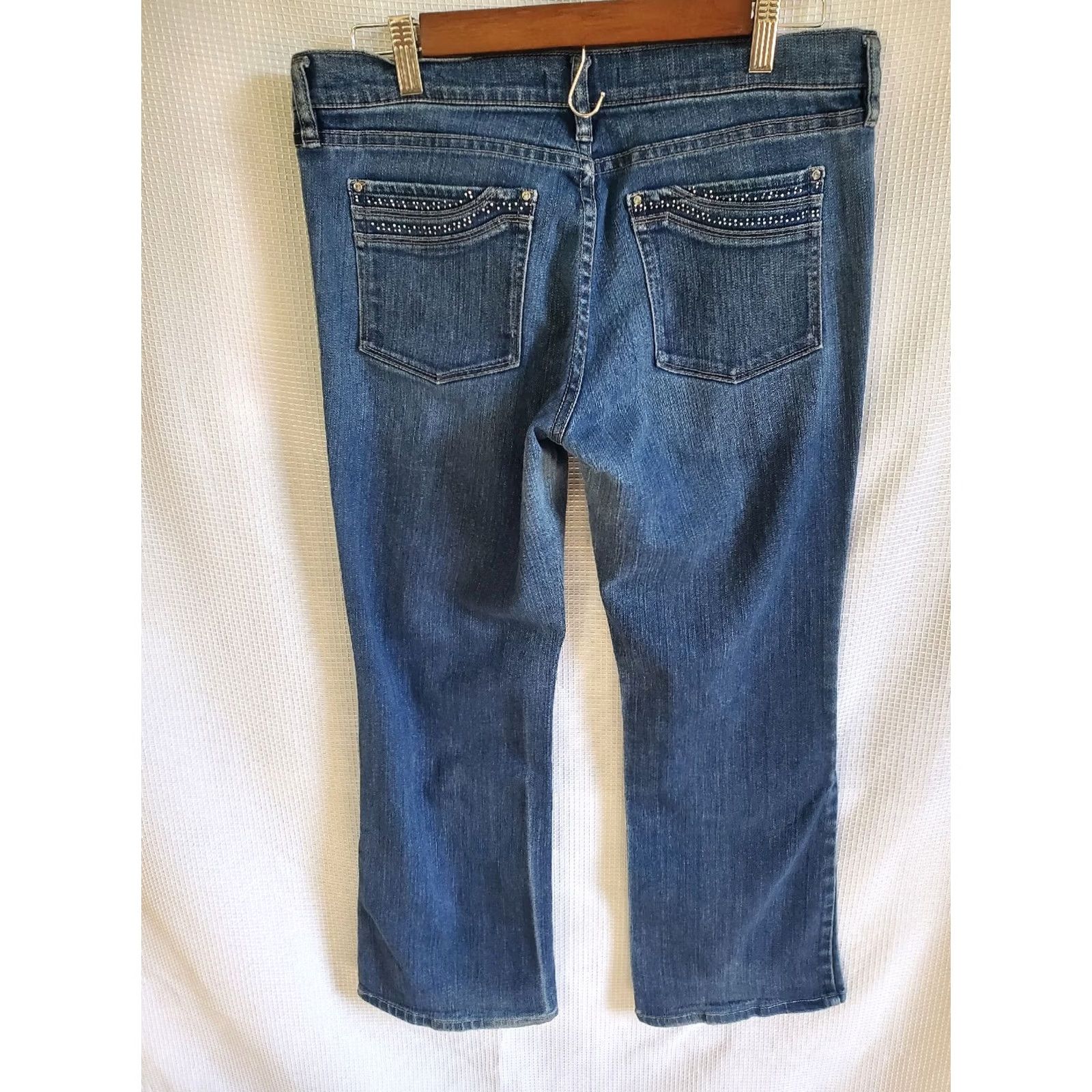 White House Black Market White House Black Market Noir Flare leg jeans rhinestone Pockets 8R Womens Size 30" / US 8 / IT 44 - 7 Thumbnail