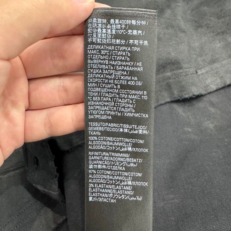 Balenciaga Balenciaga Devanagari letters do old damage to shirts Size US S / EU 44-46 / 1 - 4 Thumbnail