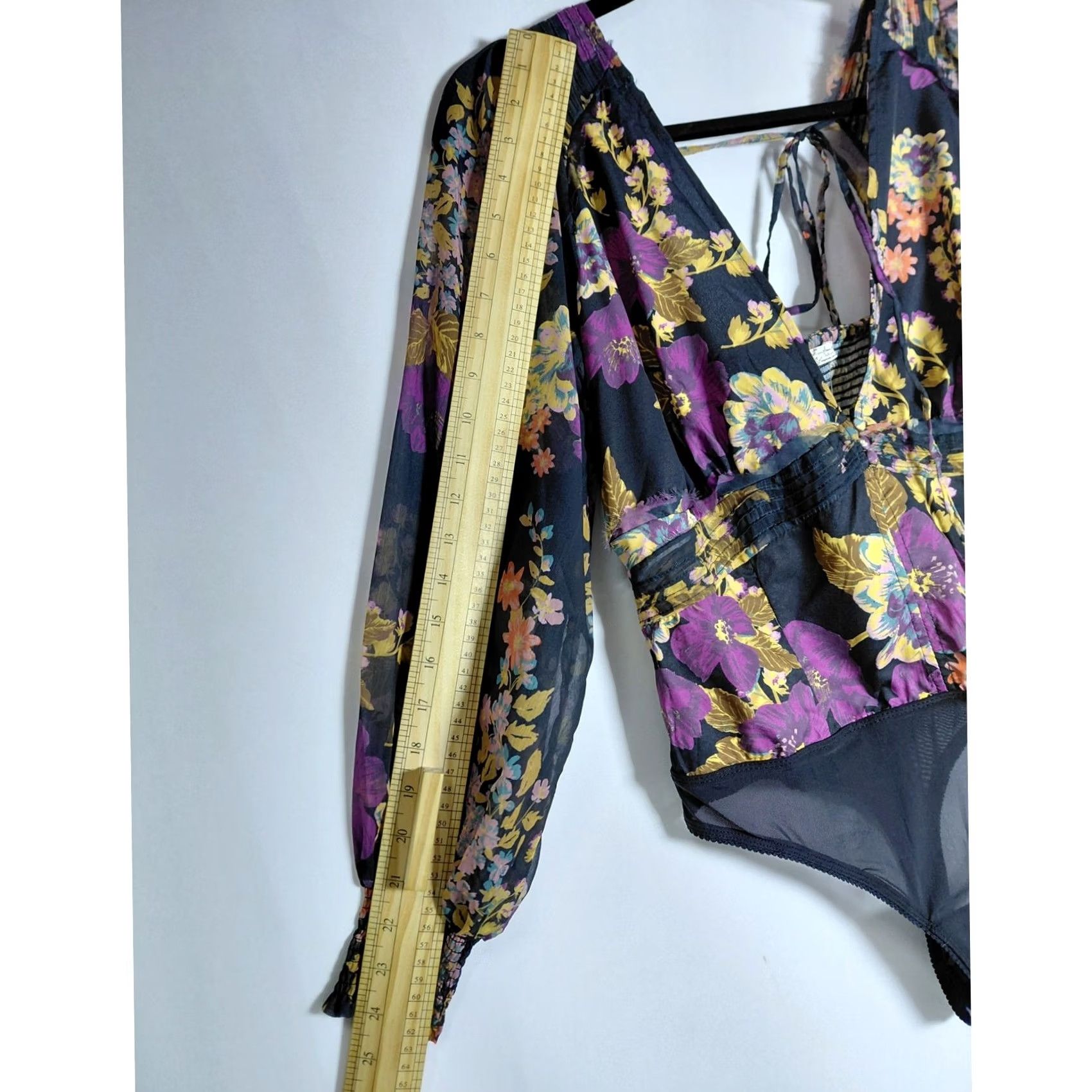 Free People NWT intimately Free People Floral Bodysuit Black Long Sleeve V-Neck Women Size M Size M / US 6-8 / IT 42-44 - 6 Thumbnail