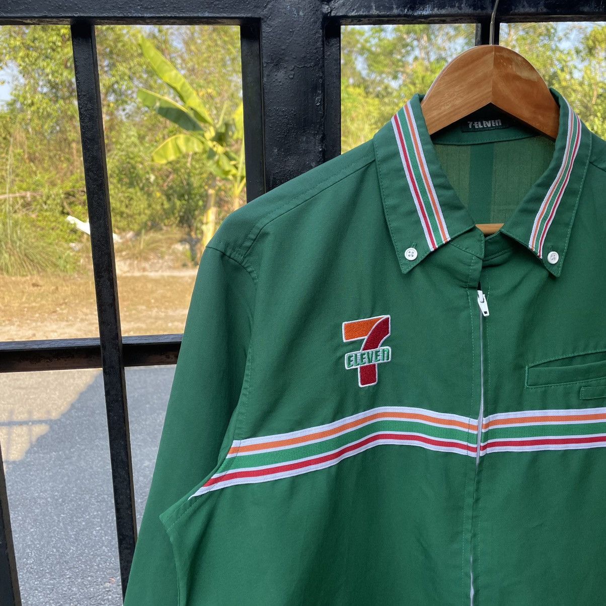 Japanese Brand 🔥🇯🇵Seven Eleven Big Logo Full Zipper Uniform Work Shirts Size US M / EU 48-50 / 2 - 6 Thumbnail