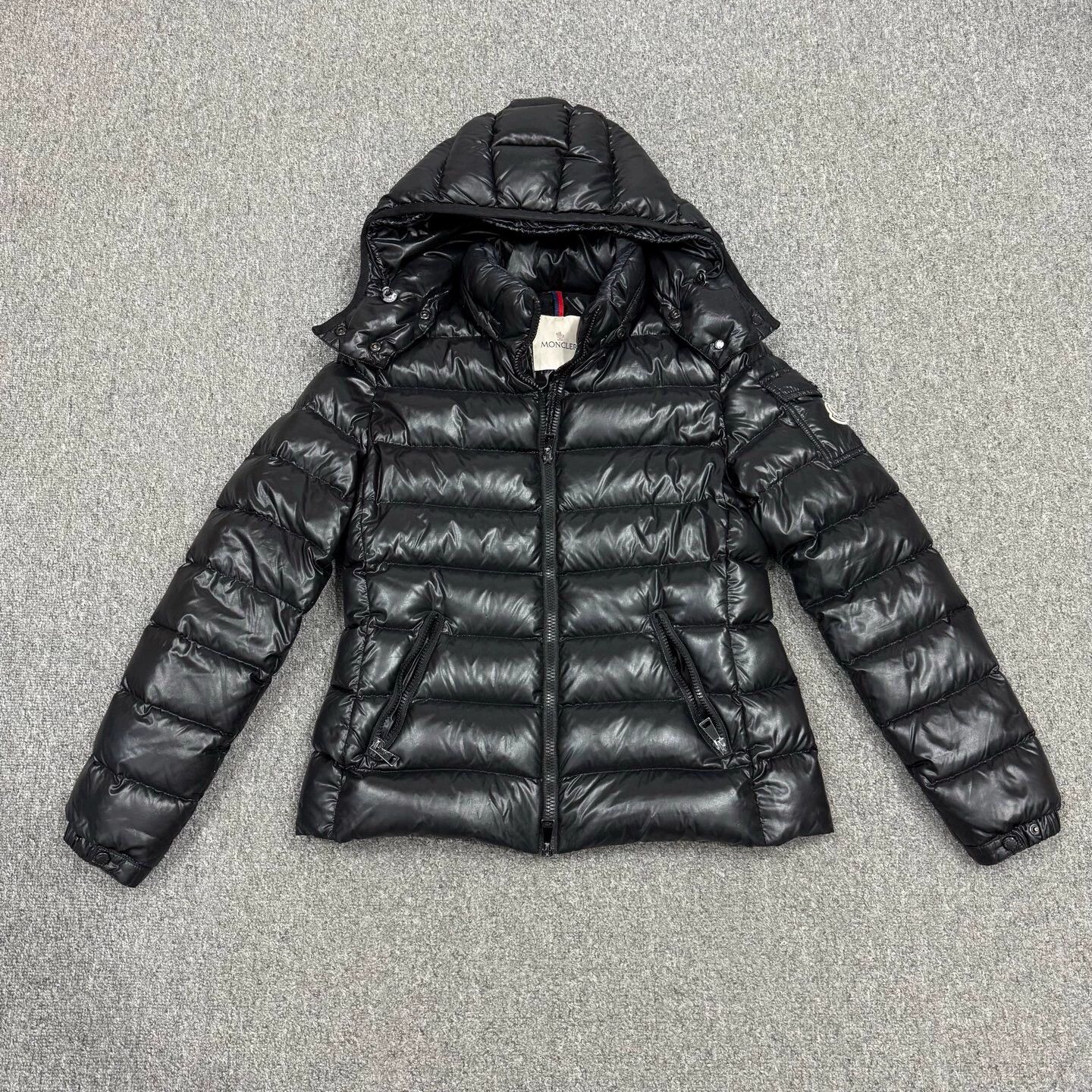 Moncler Moncler bady black puffer 2 95 new Size M / US 6-8 / IT 42-44 - 1 Thumbnail
