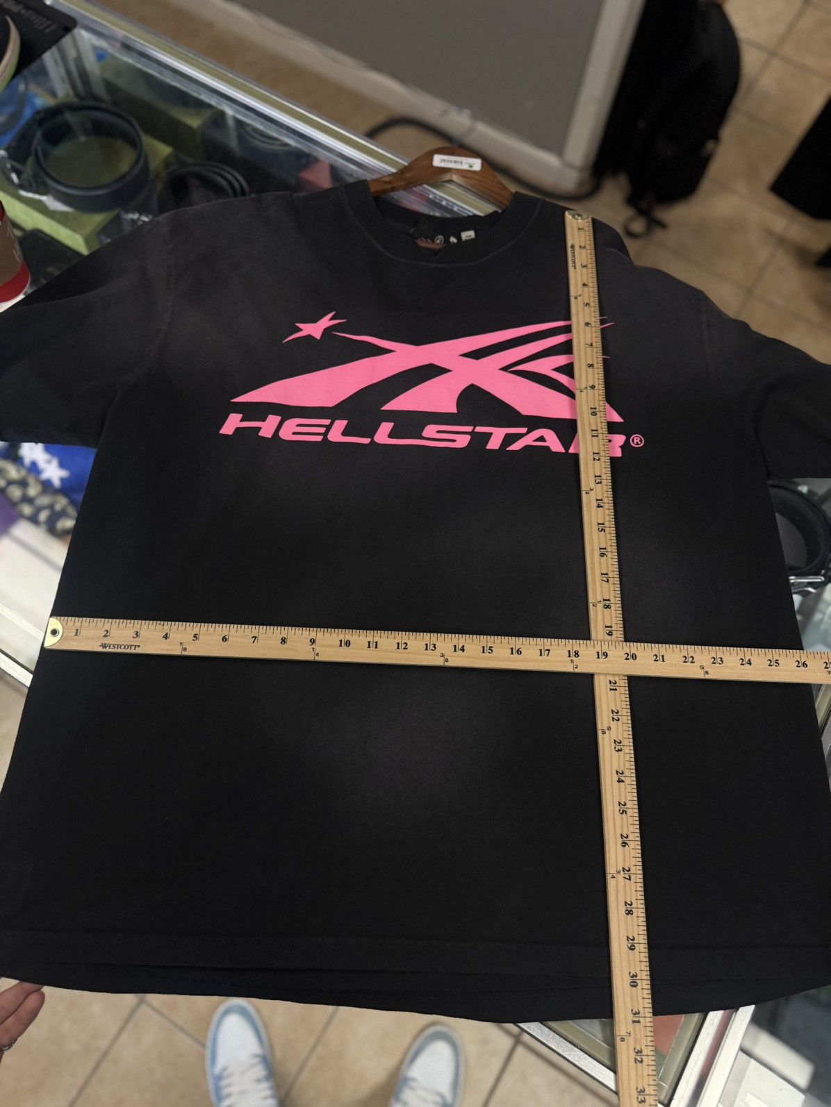 HELLSTAR Hellstar Black PINK Logo Tee Shirt 100% Authentic Size XXL Size US XXL / EU 58 / 5 - 11 Thumbnail
