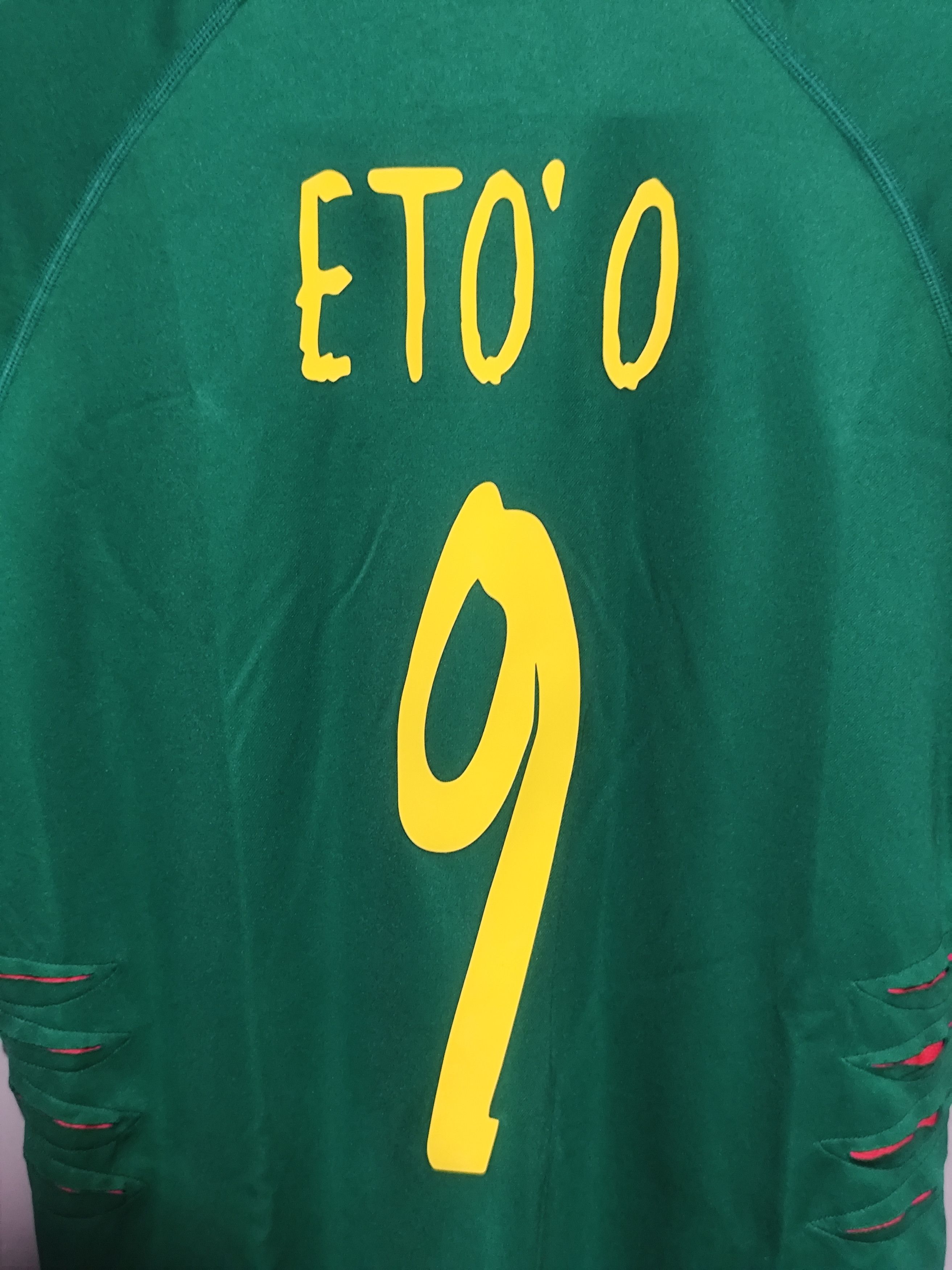 Puma × Vintage Puma x 2004/06 Samuel Eto'o #9 Cameroon Home Jersey Size US M / EU 48-50 / 2 - 23 Thumbnail