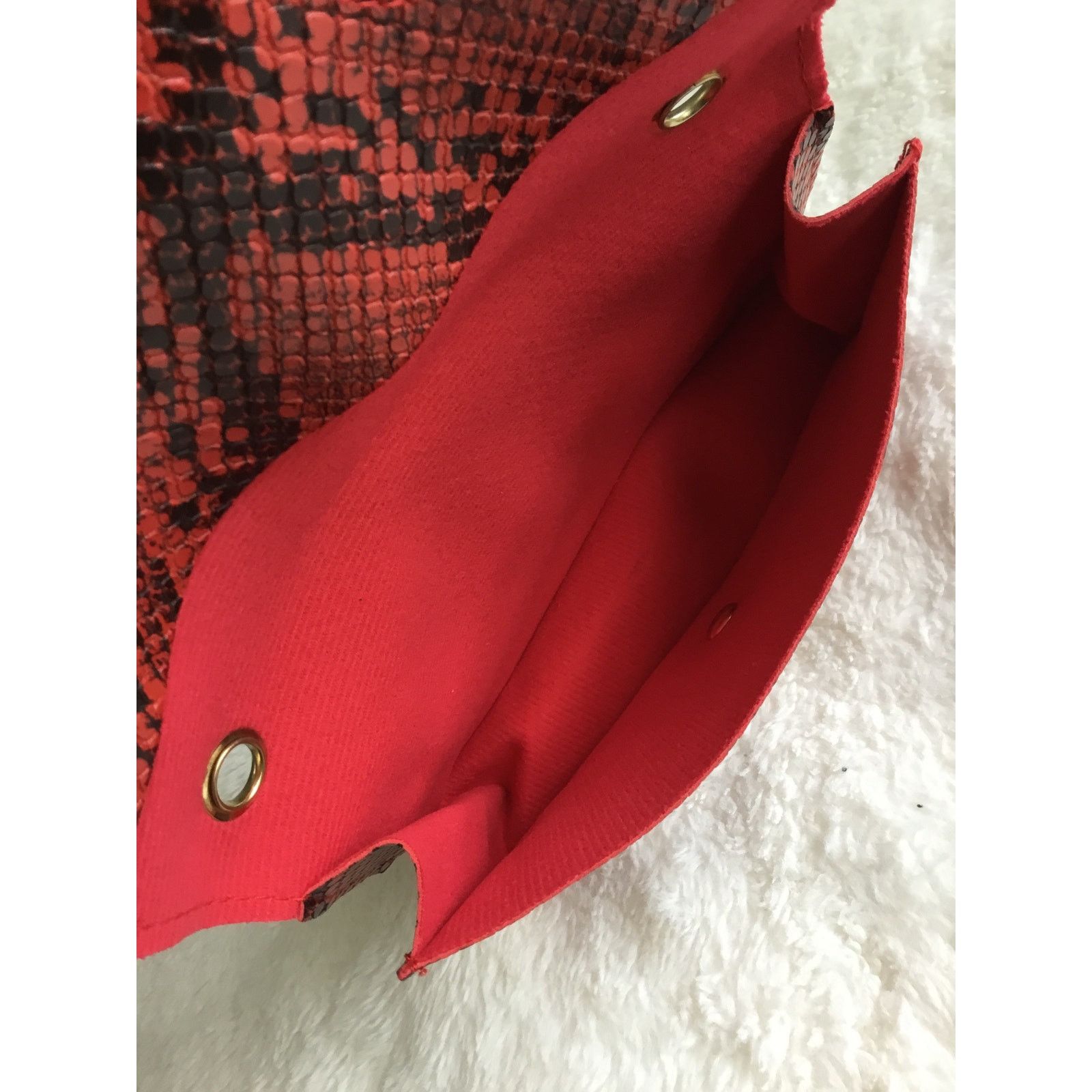 Other Red Faux Snake Leather Metal Rings Gold Chain Crossbody Bag Size ONE SIZE - 9 Thumbnail