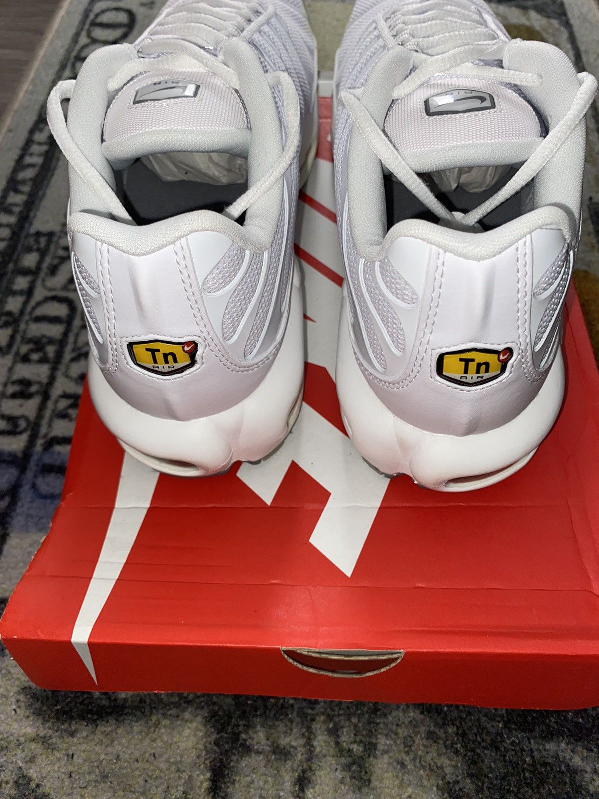 Nike Nike Air Max Plus White Size US 10.5 / EU 43-44 - 4 Thumbnail