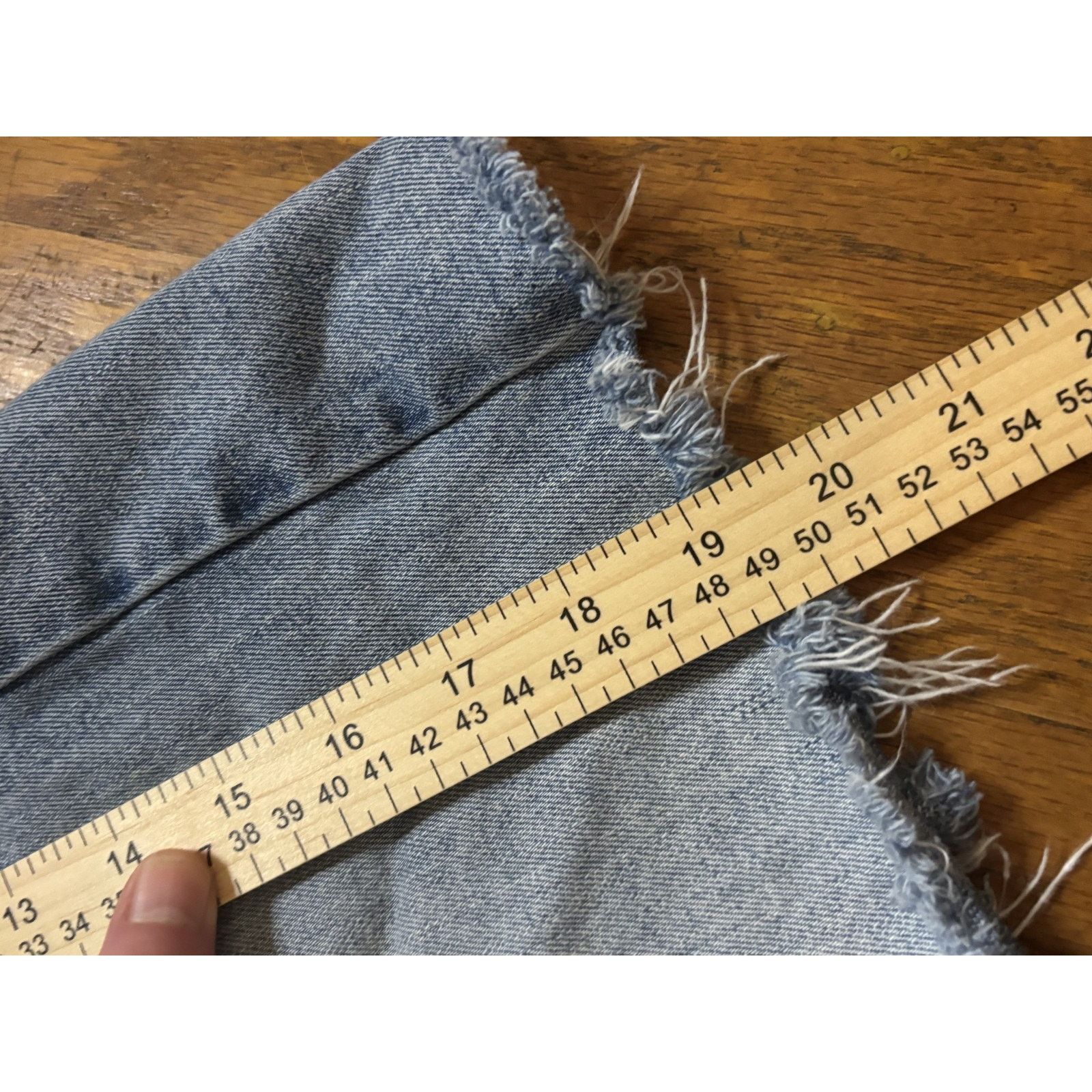 Levi's Authentic Levi's Signature Cutoff Jeans, Loose Ample Size US 31 - 7 Thumbnail