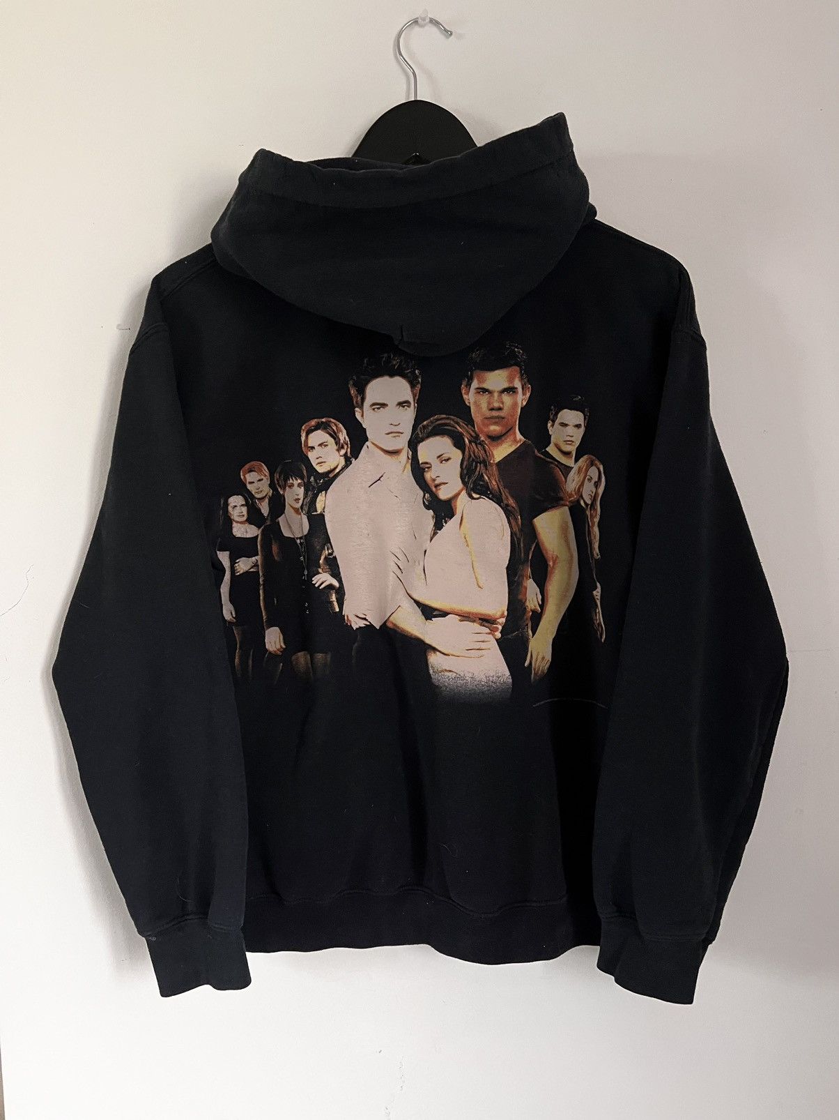 Gildan × Vintage 2011 Twilight vintage black hoodie bella edward Size US S / EU 44-46 / 1 - 1 Thumbnail