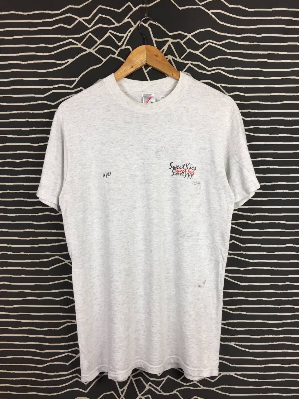 Vintage Vtg 90s 00s Sweet Kiss Sweet Hug Sweet xxx Typography Tee Size US M / EU 48-50 / 2 - 6 Thumbnail
