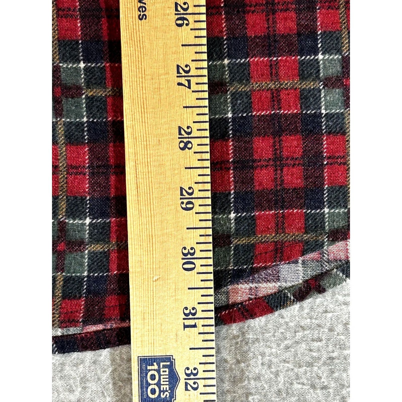 Vintage Vintage Wilderness Flannel Shirt Mens Large Plaid Button Long Sleeve Workwear Outdoor 90s Red Cotton Polyester Casual Winter Mens L Plaid Shirt Size US L / EU 52-54 / 3 - 6 Thumbnail