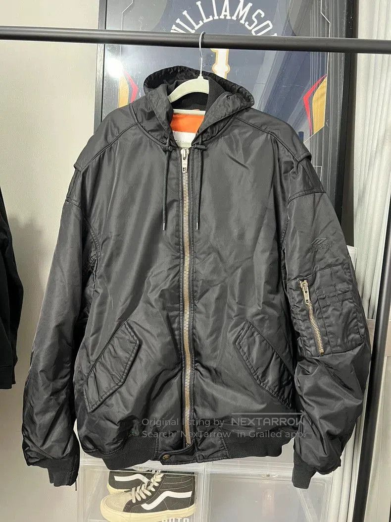 Balenciaga Balenciaga 3B Embroidered Nylon Bomber Jacket. Size US S / EU 44-46 / 1 - 1 Thumbnail