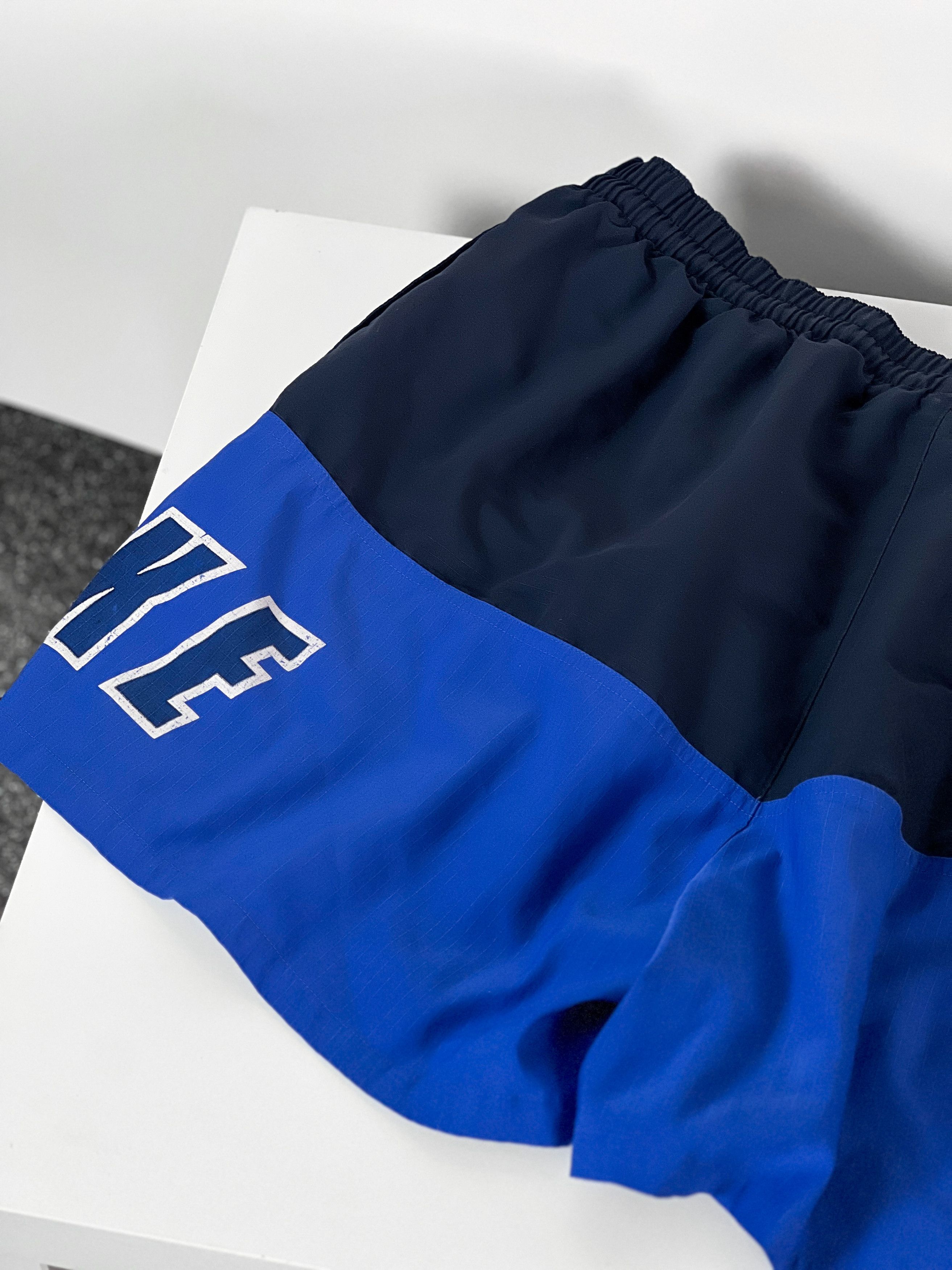 Nike Nike Vintage 90`s Men`s Shorts Size US 38 / EU 54 - 12 Thumbnail