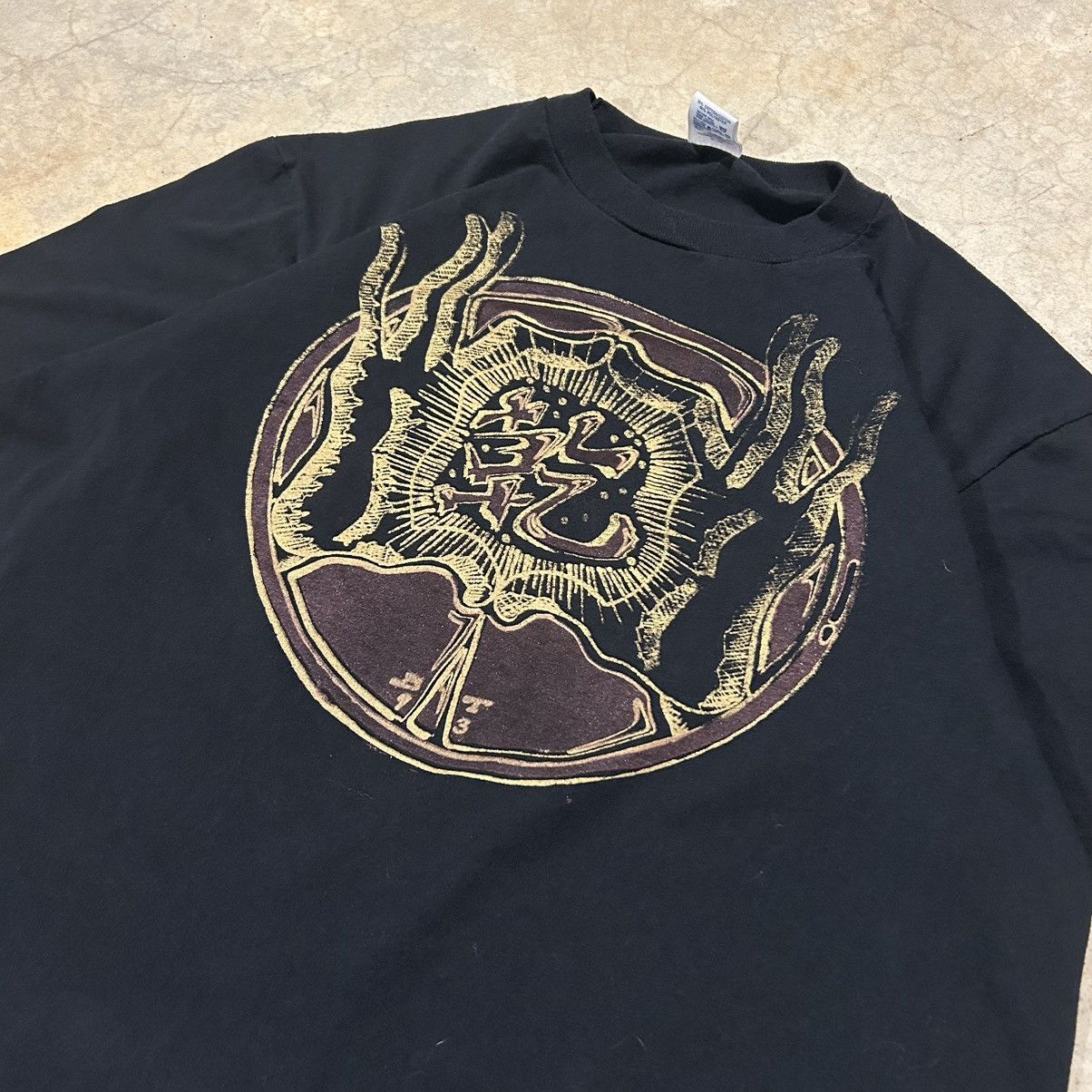 Unsound Rags × Vintage Crazy Vintage 90s Kanji Japanese Art Tattoo Tee Rare Size US XL / EU 56 / 4 - 3 Thumbnail