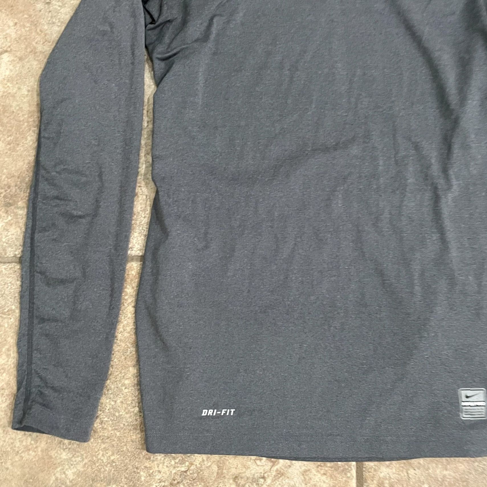 Nike Nike Pro Long Sleeve T-Shirt Mens Size Small Gray Athletic Activewear Size US S / EU 44-46 / 1 - 3 Thumbnail