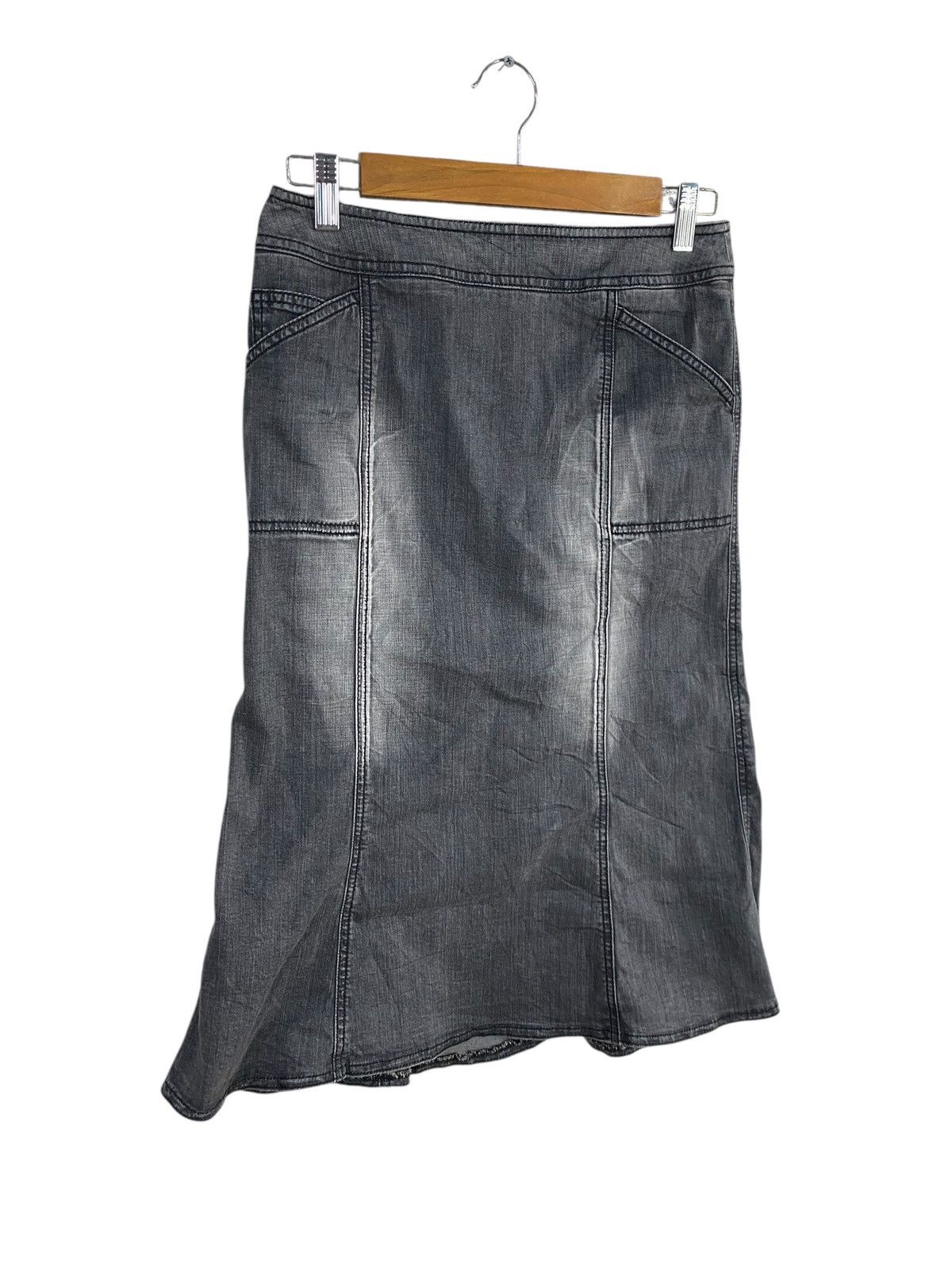 Burberry Vintage burberry mini skirt denim Size 28" / US 6 / IT 42 - 2 Thumbnail