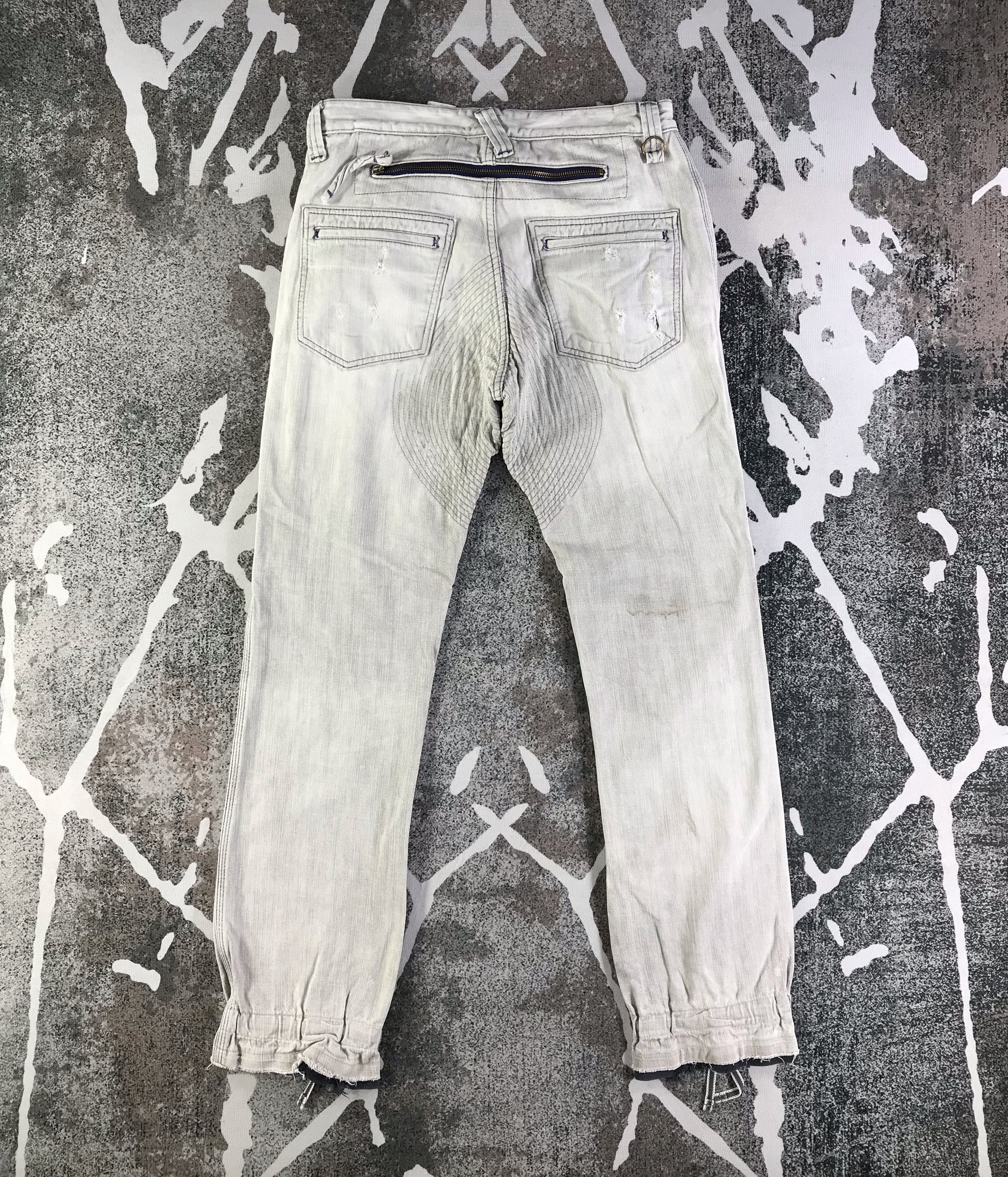 Japanese Brand Distress Japanese Brand Jeans Faded Gray Denim KJ2328 Size US 30 / EU 46 - 2 Thumbnail