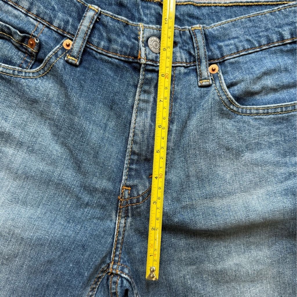 Levi's Levi's Blue Jean Shorts with Classic Denim Style Size 30" / US 8 / IT 44 - 8 Thumbnail