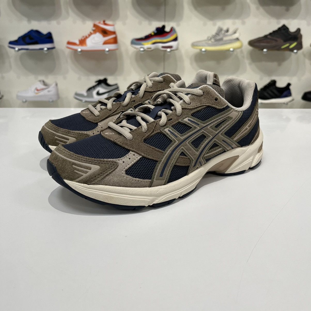 Asics Asics Gel-1130 Black Carbon Size US 8 / EU 41 - 1 Thumbnail
