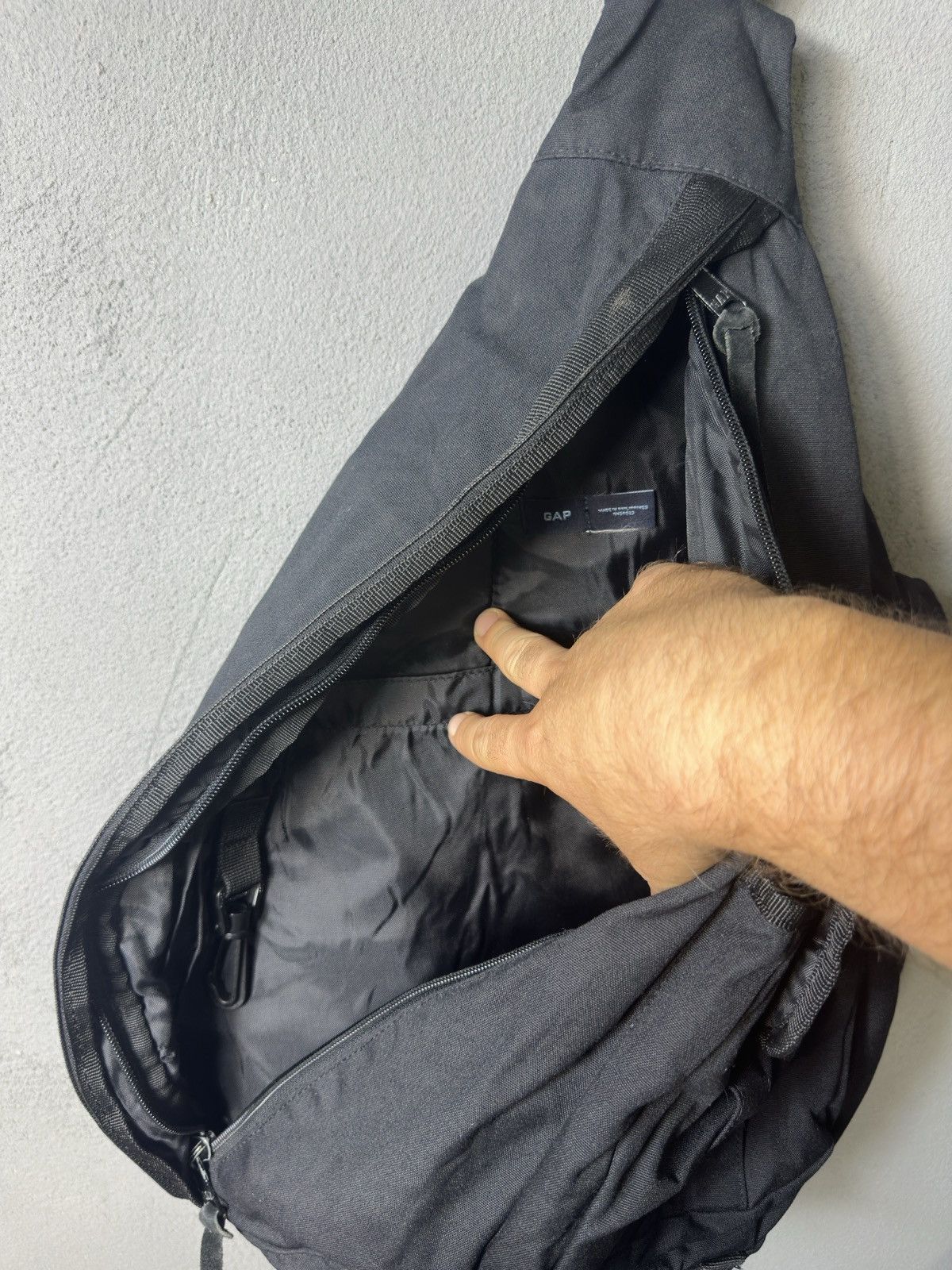 Gap OOs Gap Tactical Sling Bag like Oakley Sandbag Size ONE SIZE - 4 Thumbnail