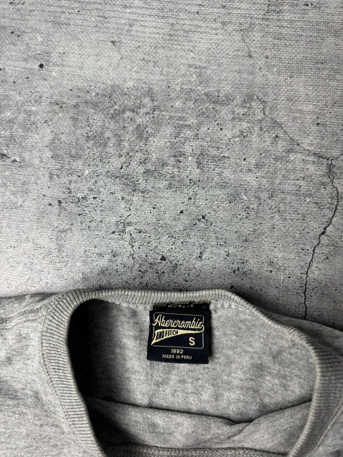 Abercrombie & Fitch Vintage 2000s Abercrombie & Fitch Long Sleeve Sweatshirt Size US S / EU 44-46 / 1 - 4 Thumbnail