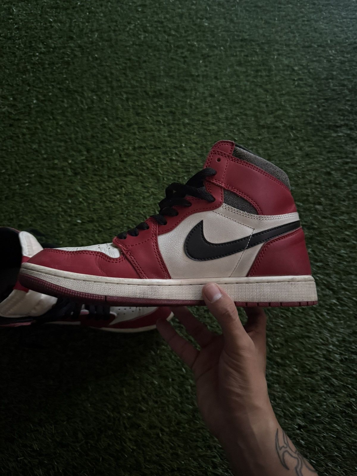 Nike Air Jordan 1 Chicago Lost and Found Size US 9.5 / EU 42-43 - 11 Thumbnail