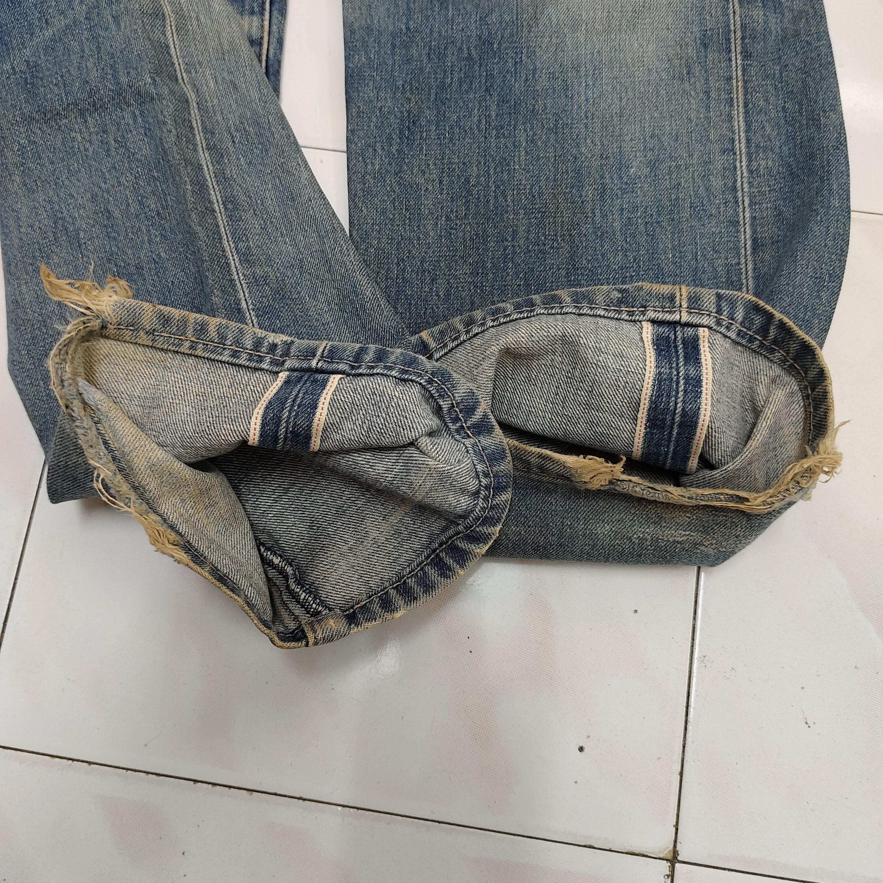 Levi's Vintage Levi's 504Z BigE Redline Selvedge Distressed Jean Size US 30 / EU 46 - 13 Thumbnail
