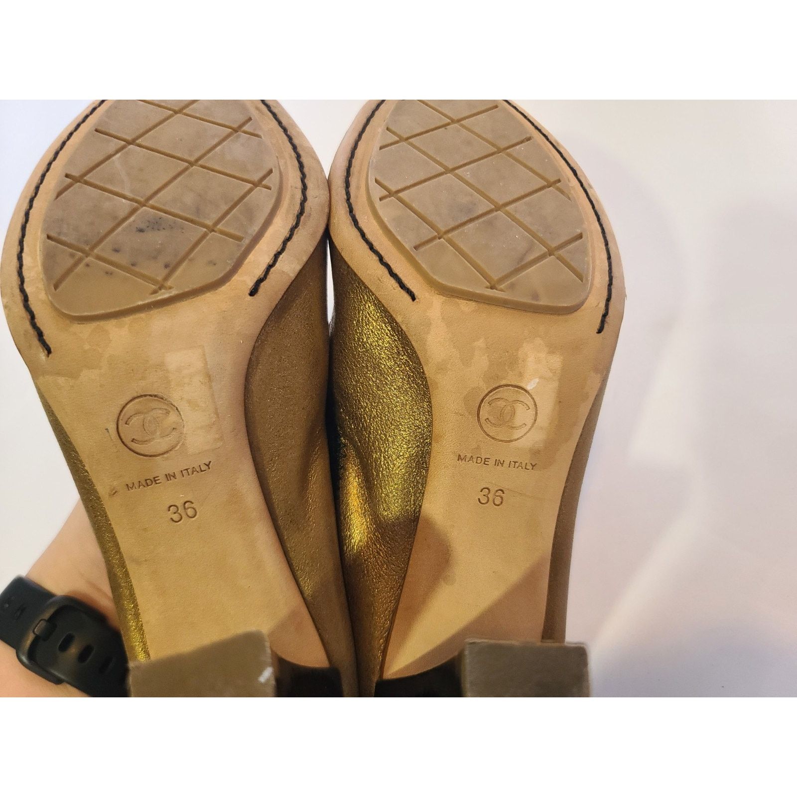 Chanel Authentic Chanel Gold Black Womens Stretch Heels EUR 36 US 6 Size US 6 / IT 36 - 10 Thumbnail