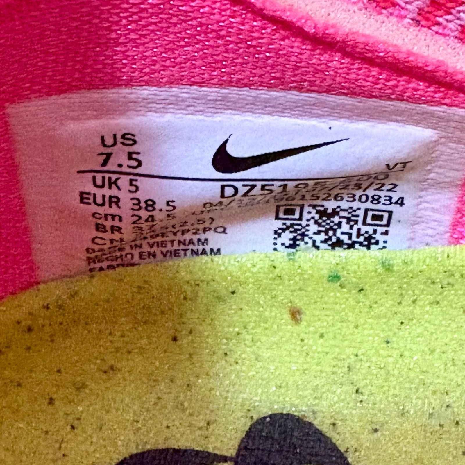 Nike Nike VaporMax Sneaker- Women’s Size 7.5 Size US 7.5 / IT 37.5 - 9 Thumbnail