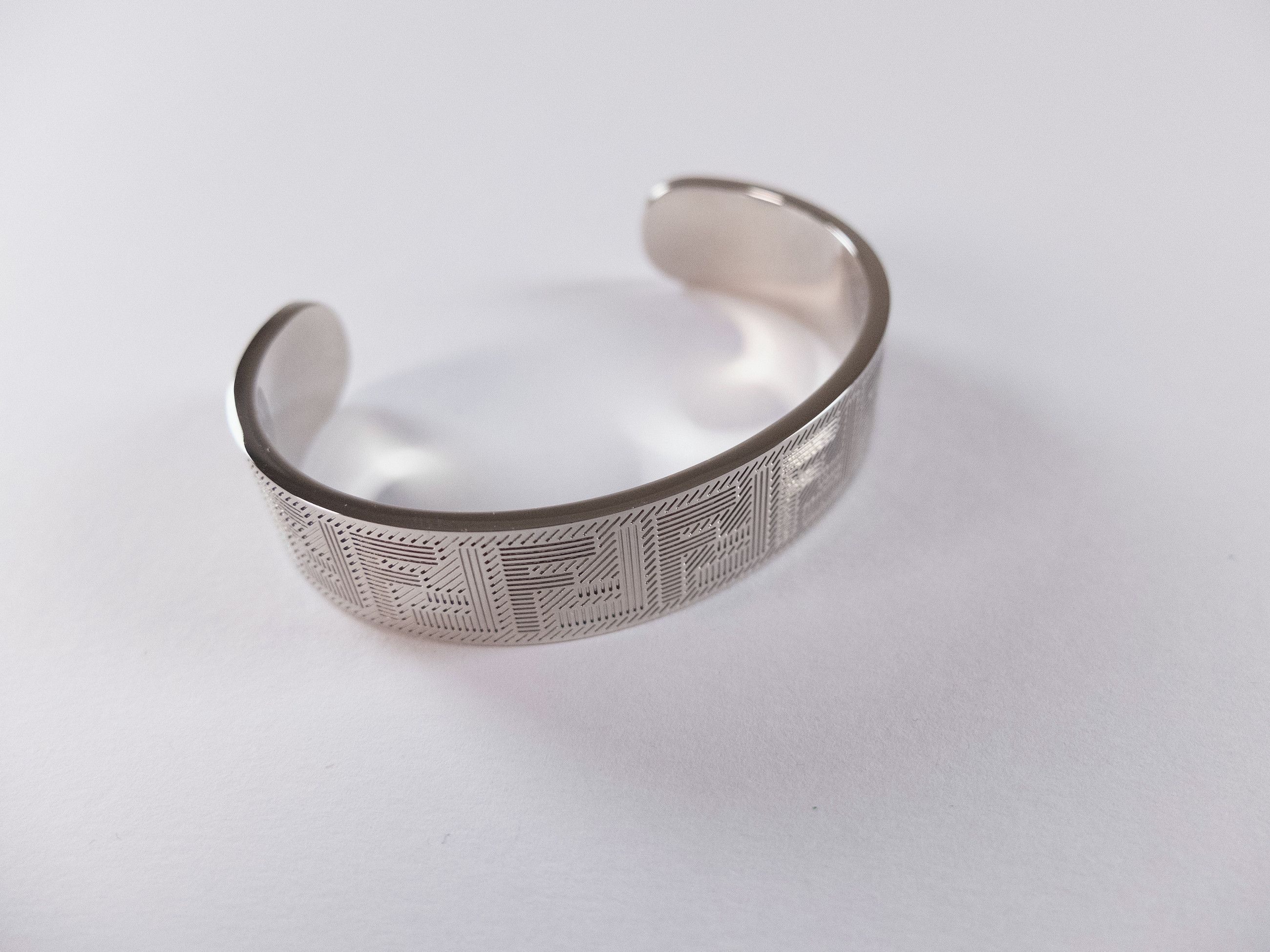 Fendi FENDI F logo silver tone engraved metal bracelet Medium Size ONE SIZE - 2 Thumbnail