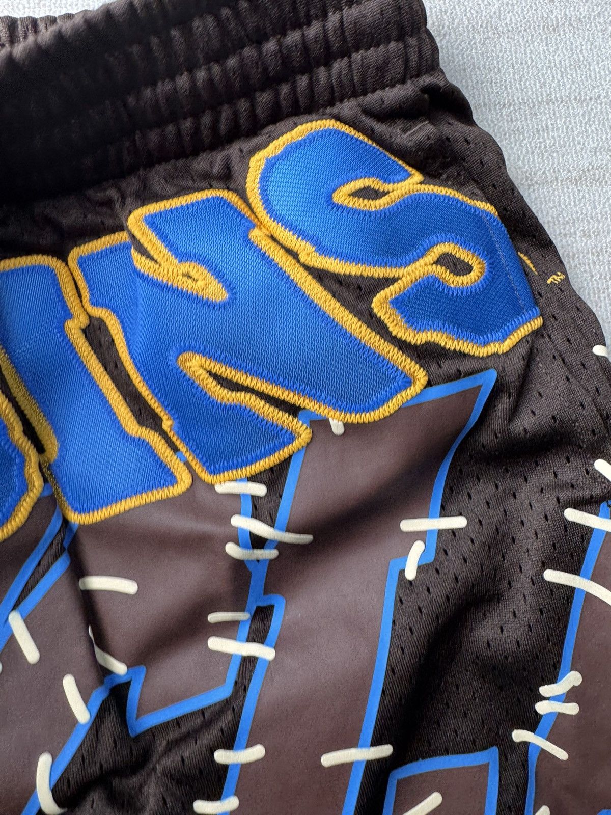 Mitchell & Ness × Travis Scott UCLA basketball shorts Size US 34 / EU 50 - 3 Thumbnail