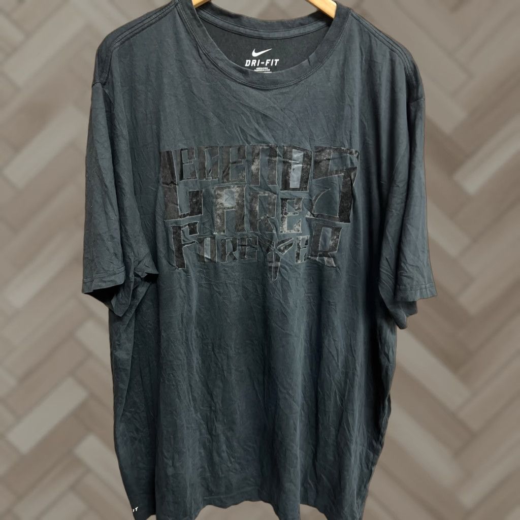 Nike Nike Kobe Bryant "LEGENDS LIVE FOREVER" Dri Fit T-Shirt 2XL Black Mens Short Sleeve Crew Neck Vintage? Size US XXL / EU 58 / 5 - 1 Thumbnail