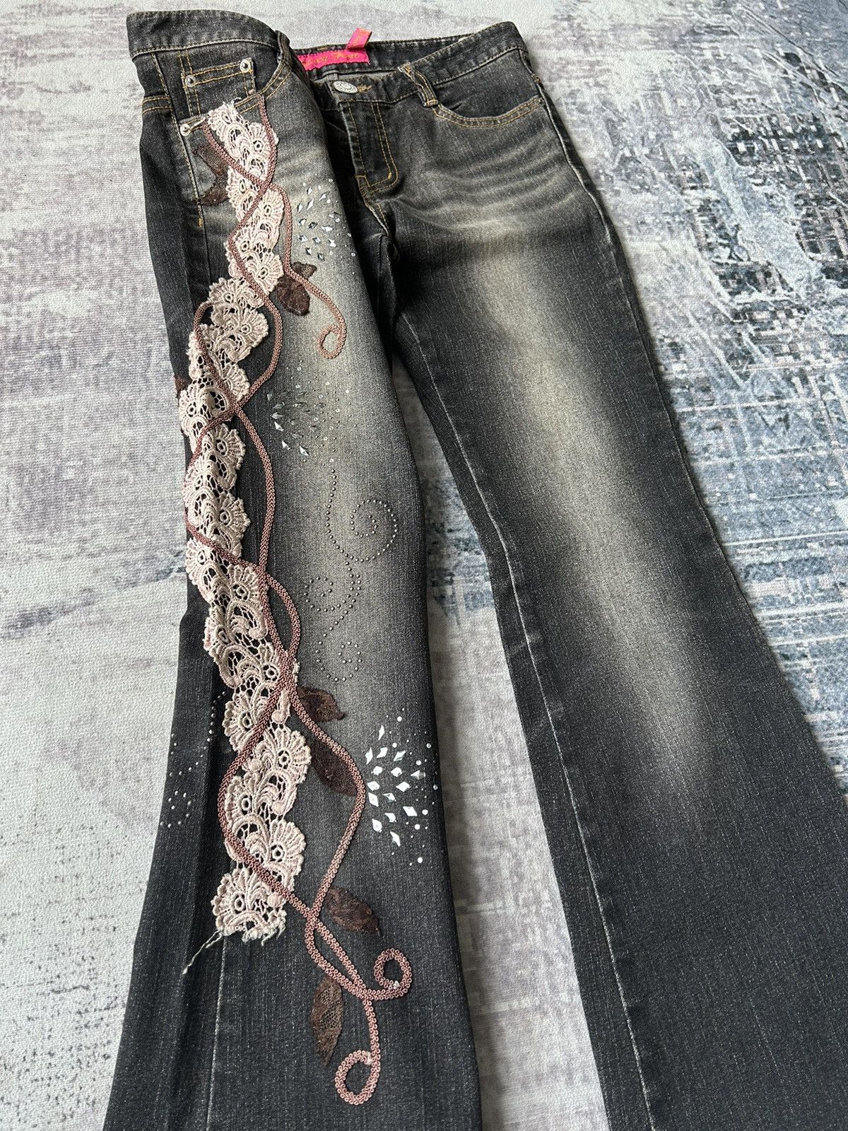 If Six Was Nine Lucy Pearl Flared Jeans Size US 29 - 10 Thumbnail