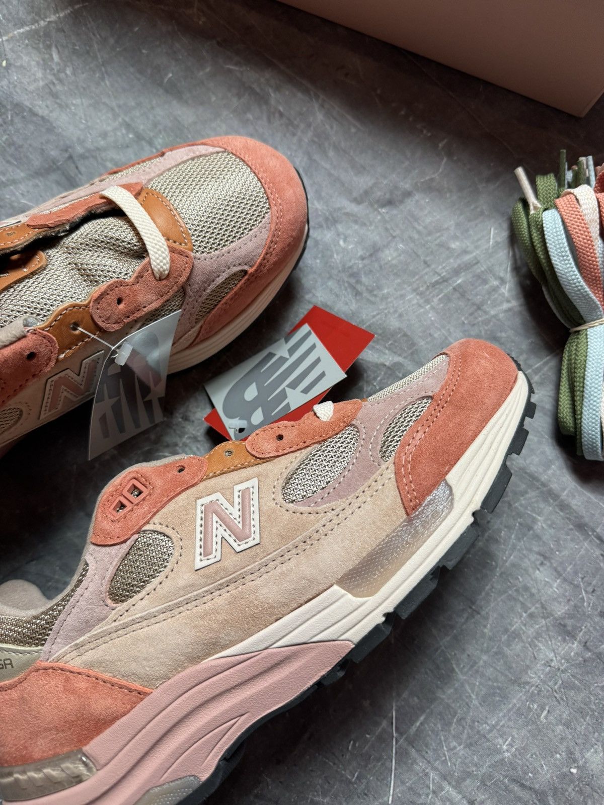 Joe Freshgoods New Balance 992 MiUSA Joe Freshgoods Aged Well Size US 13 / EU 46 - 5 Thumbnail