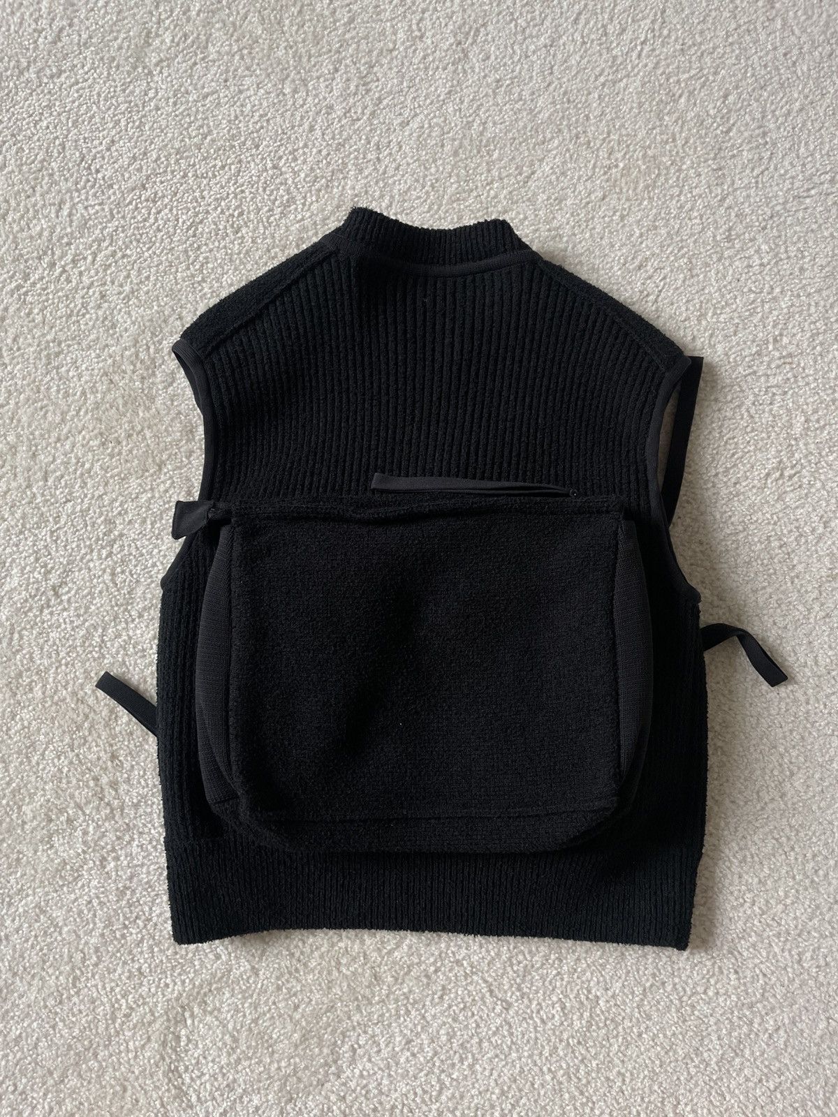 Louis Vuitton Louis vuitton x Virgil abloh Multi Pocket 3D vest Black Size US S / EU 44-46 / 1 - 9 Thumbnail
