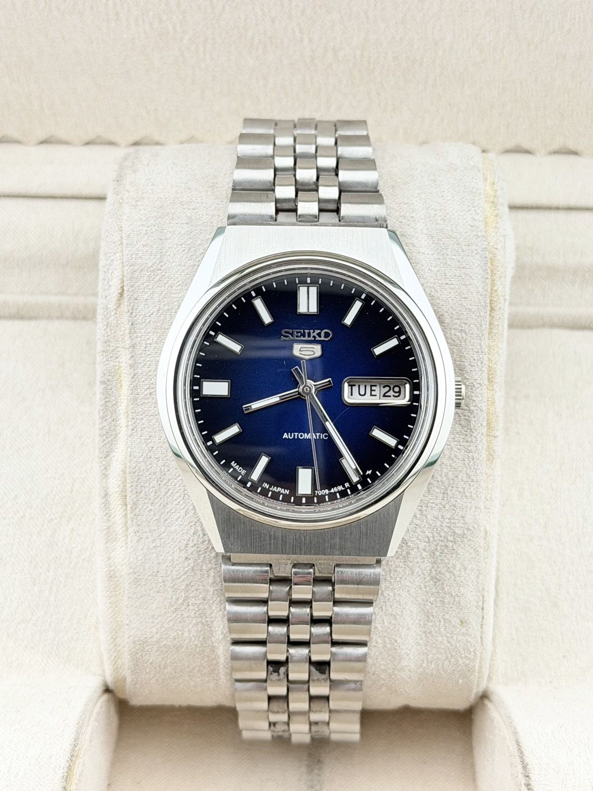 Seiko Vintage Seiko 5 Automatic Blue Dial Wristwatch Japan Watch Size 36 - 5 Thumbnail