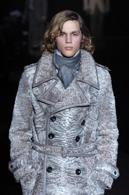 Gucci × Tom Ford RUNWAY GUCCI KARAKUL FUR COAT JACKET Size US M / EU 48-50 / 2 - 11 Thumbnail