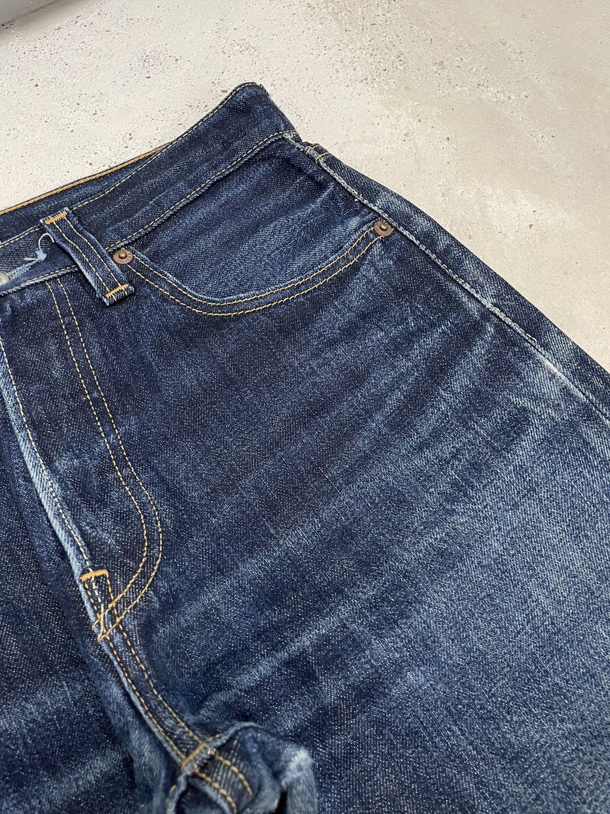 Levi's Levis 501 Straight Leg Buttonfly Dark Denim Distressed Size US 29 - 11 Thumbnail