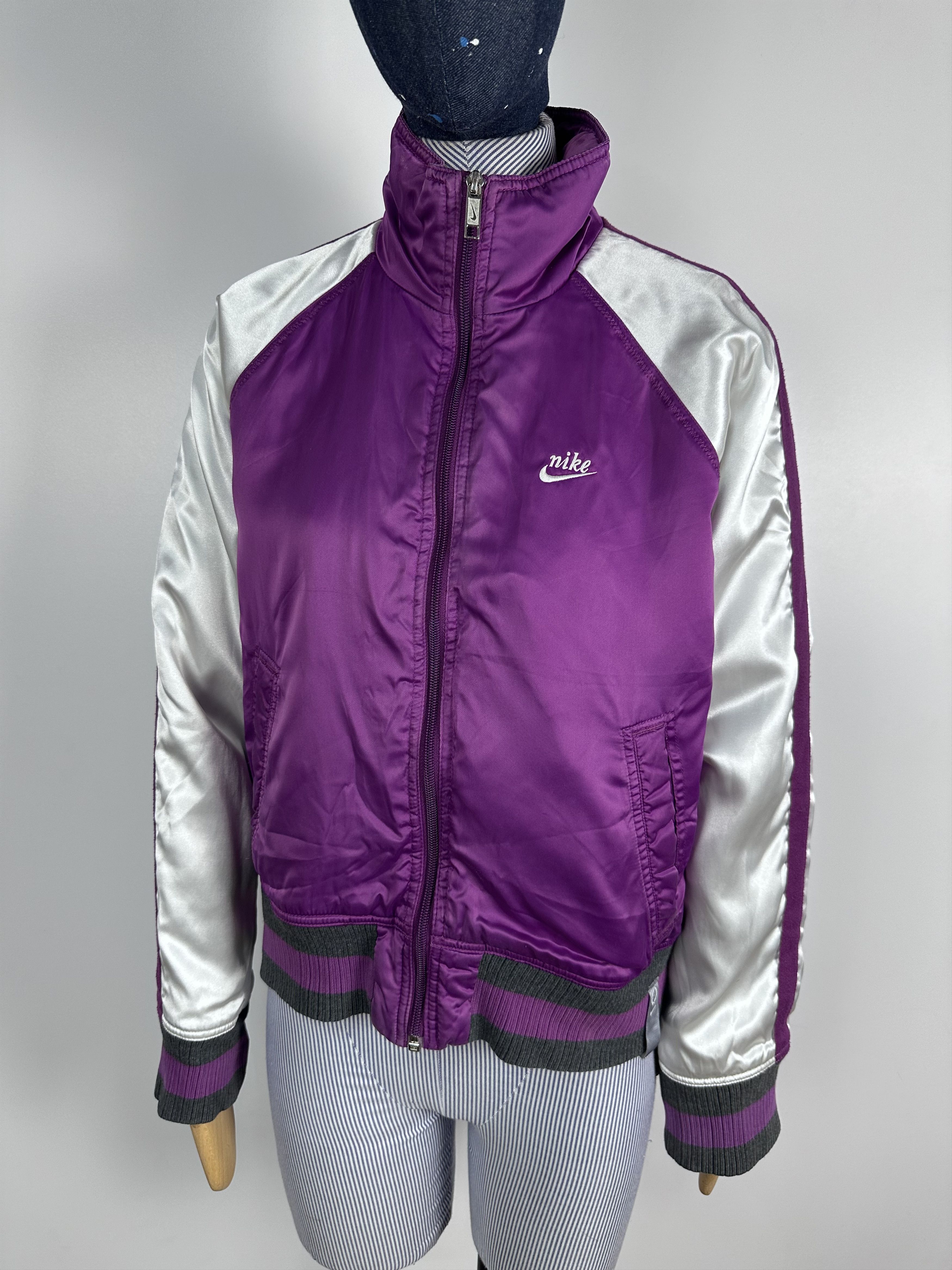 Nike × Vintage Vintage Nike Bomber Jacket Womens Embroidered Logo Size M Size M / US 6-8 / IT 42-44 - 3 Thumbnail