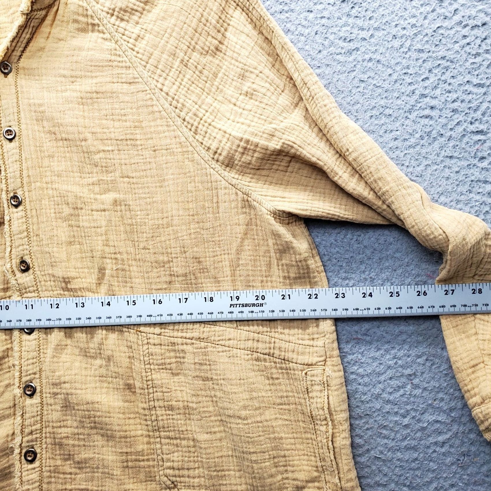 Vintage We The Free Frayed Shirt Womens XS Tan Textured Long Sleeve Pocket Button Front Size XS / US 0-2 / IT 36-38 - 4 Thumbnail
