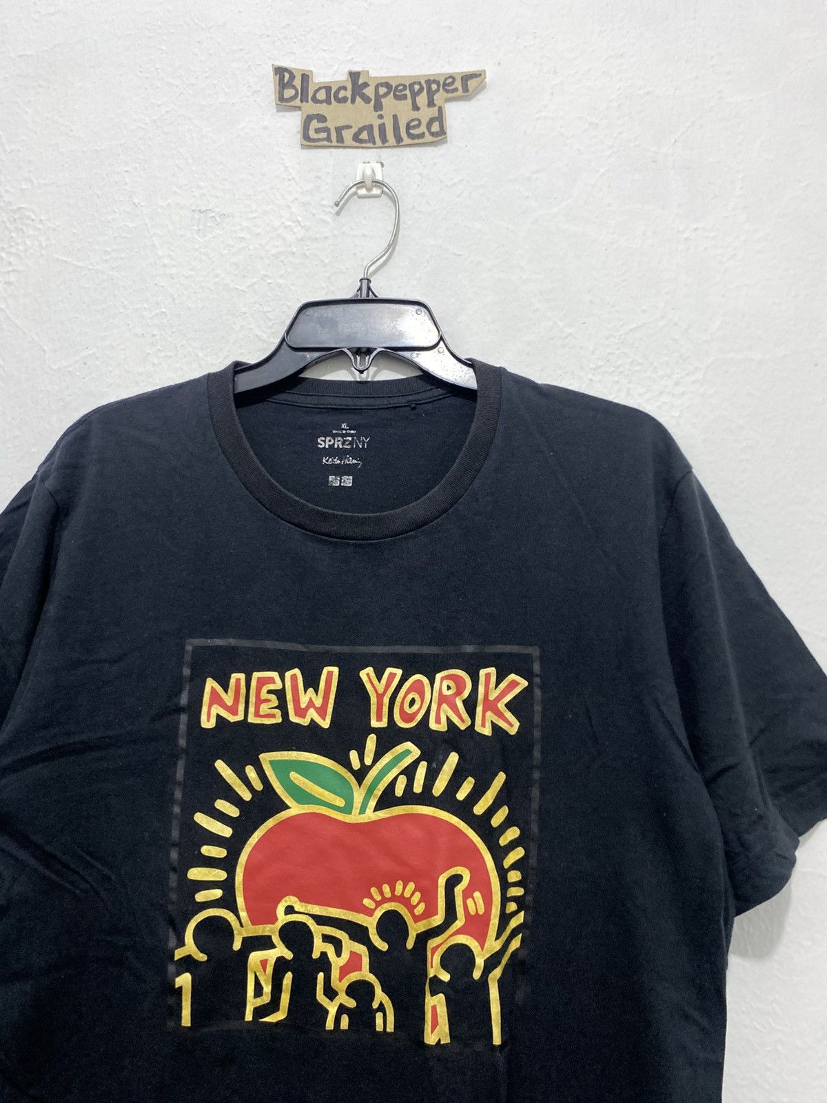 Keith Haring Keith Harring x Uniqlo New York Apple T Shirt Size US XL / EU 56 / 4 - 3 Thumbnail