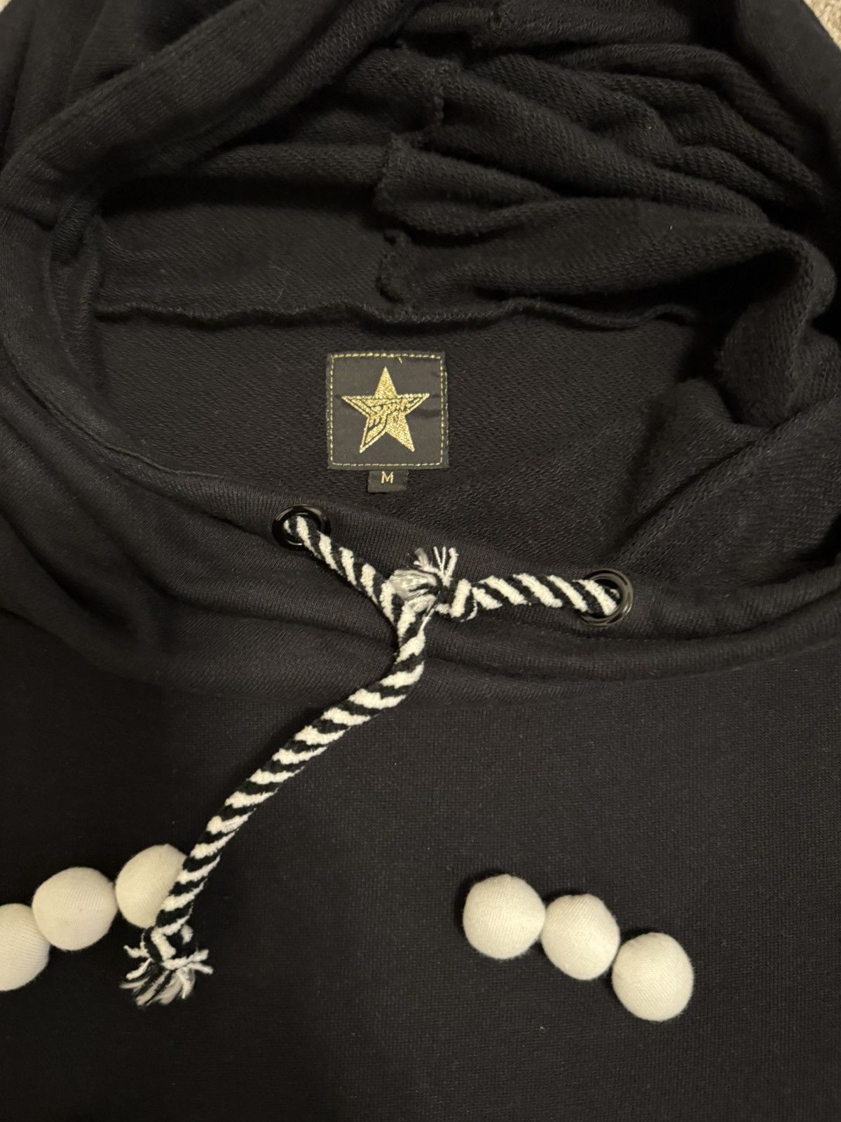20471120 Hyoma puff balls hoodie Size US M / EU 48-50 / 2 - 4 Thumbnail