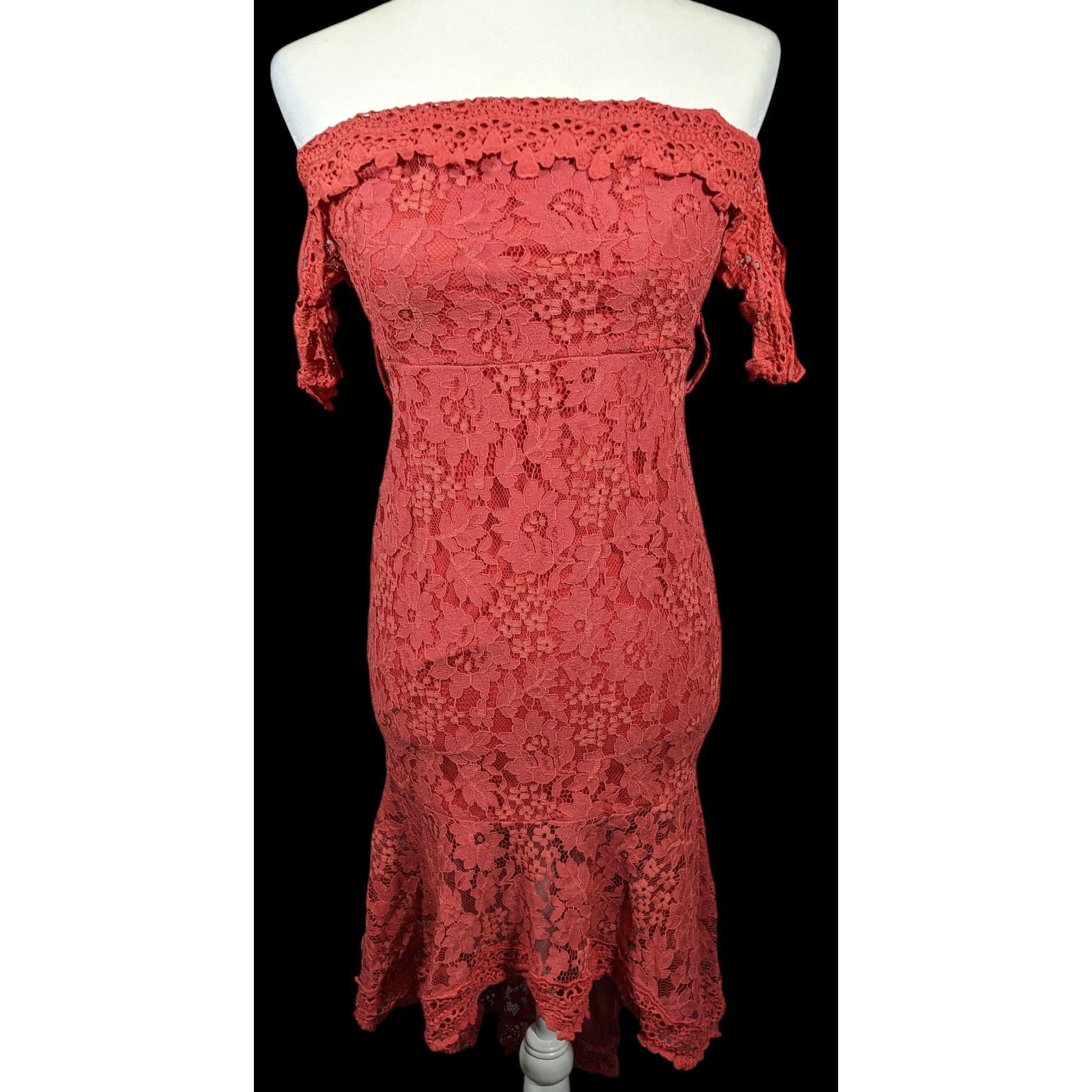 Other Love Triangle Coral Lace Cold Shoulder Floral Dress Size 10 Size L / US 10 / IT 46 - 1 Thumbnail