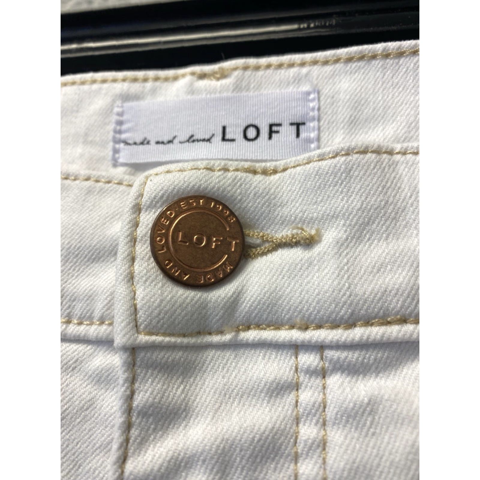 Loft LOFT Jeans Cropped White Stretch Denim Womens 30 / 10 Regular Inseam 24.5 in Zip Mid Rise Mens? Wait. Correction. End. Size 32" / US 10 / IT 46 - 3 Thumbnail