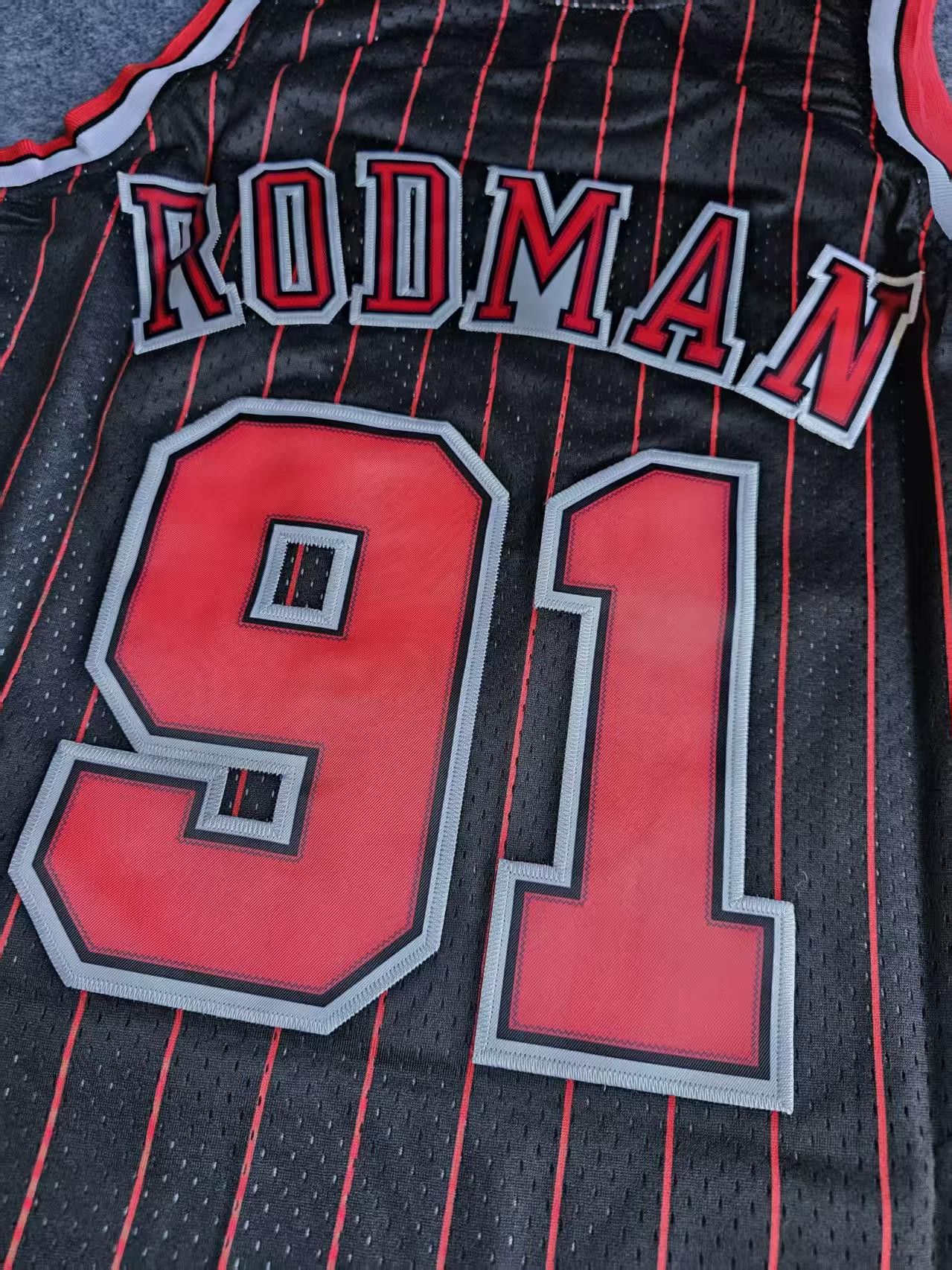 NBA 1995 96 Chicago Bulls 91 Dennis Rodman Jersey Size US M / EU 48-50 / 2 - 3 Thumbnail