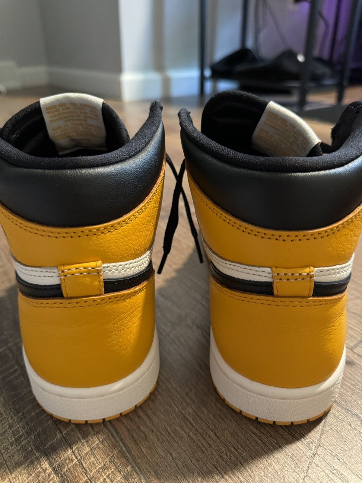 Jordan Brand VNDS Air Jordan 1 Retro Nike Yellow Toe Size US 8.5 / EU 41-42 - 7 Thumbnail